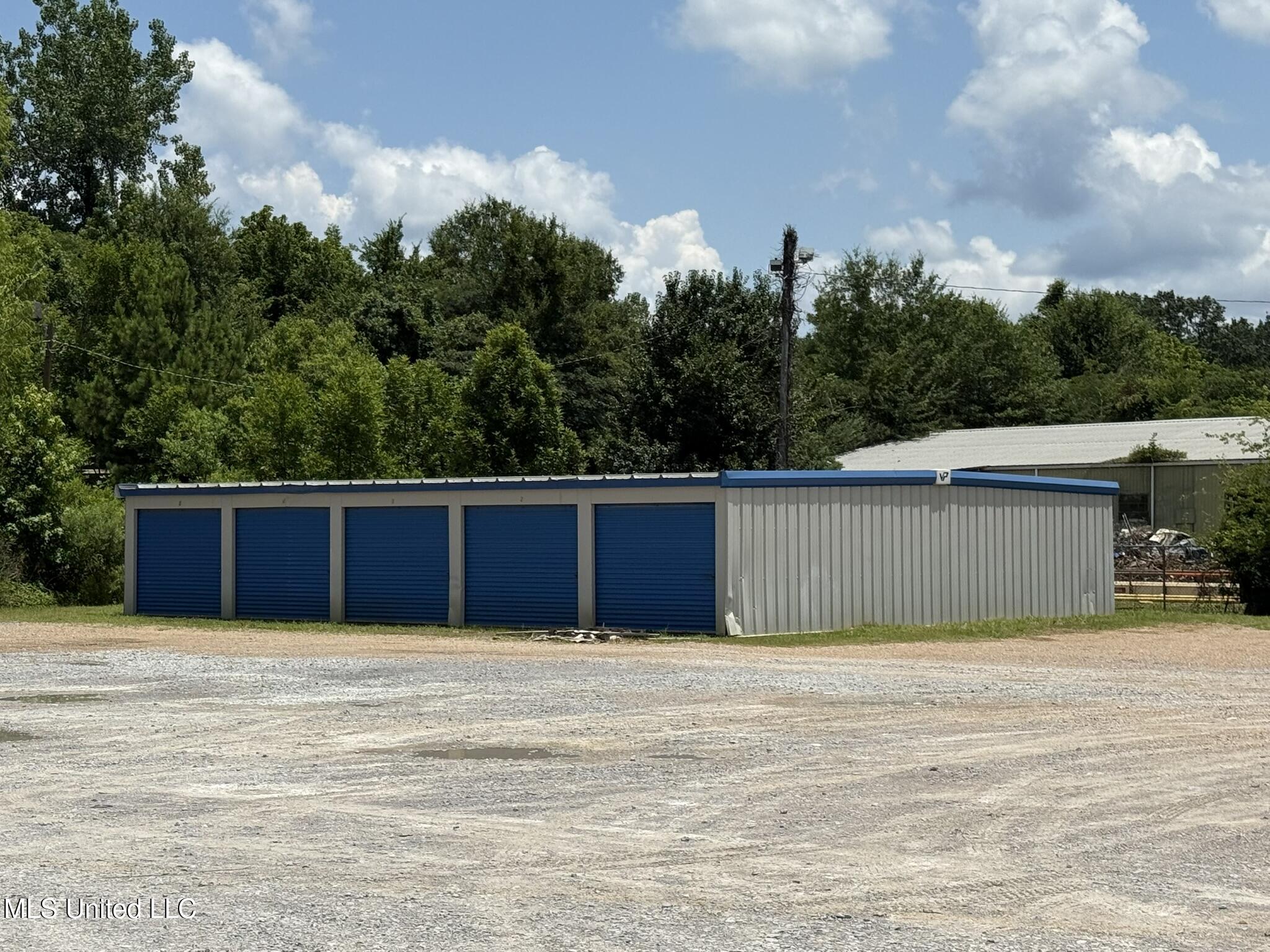 251 Yandell Road Property Photo 3