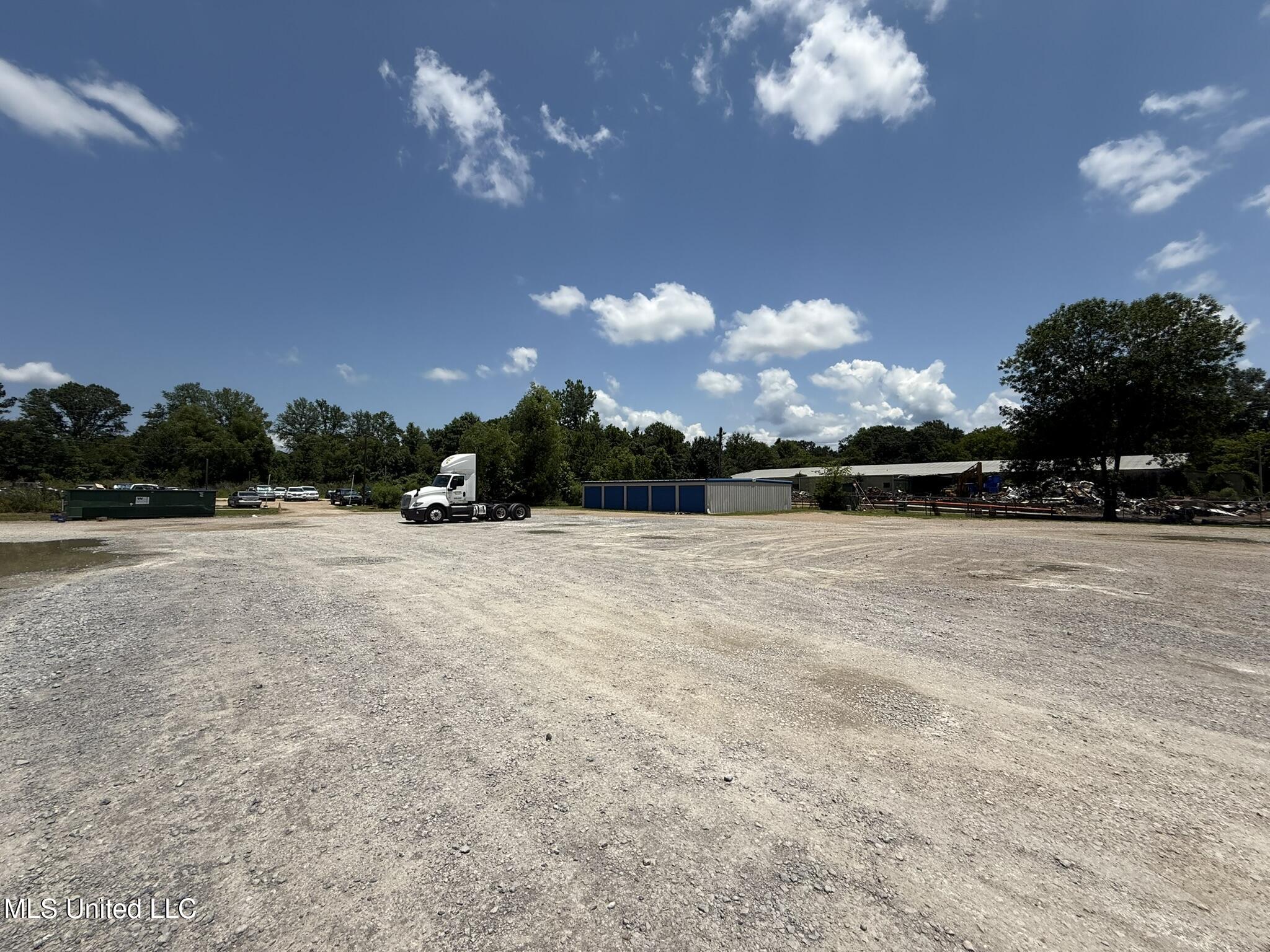 251 Yandell Road Property Photo 4