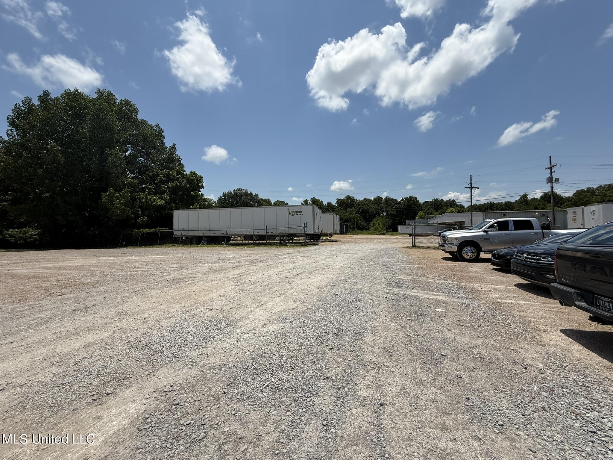 251 Yandell Road Property Photo 5