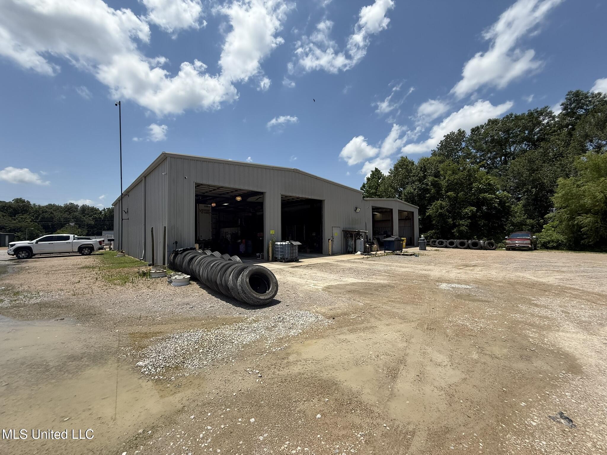 251 Yandell Road Property Photo 6