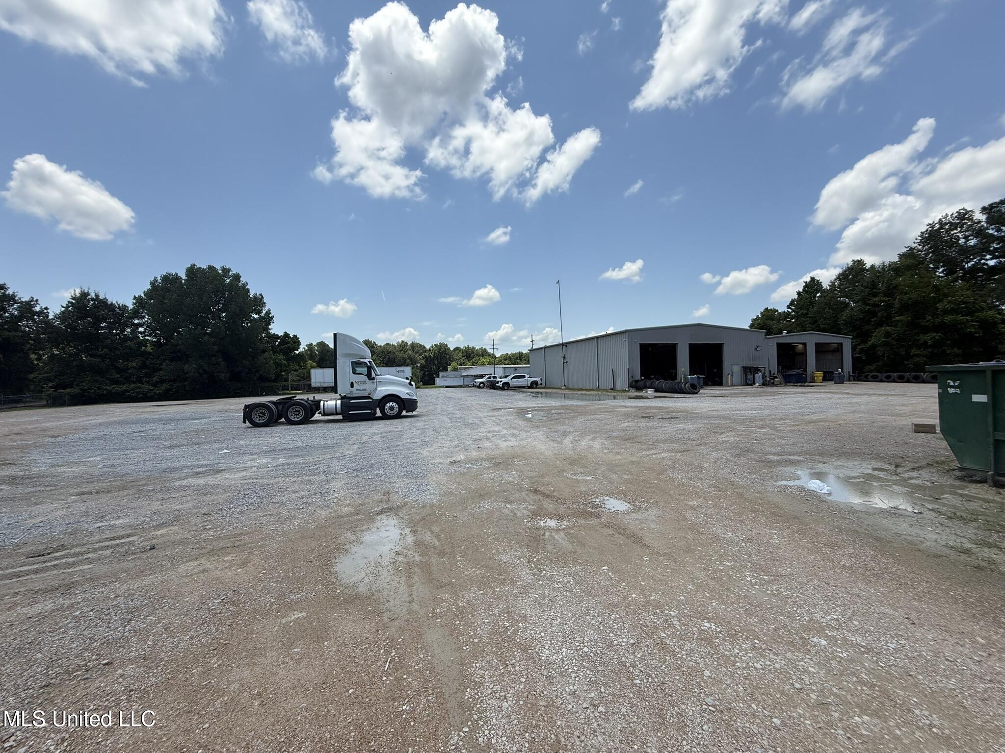 251 Yandell Road Property Photo 11