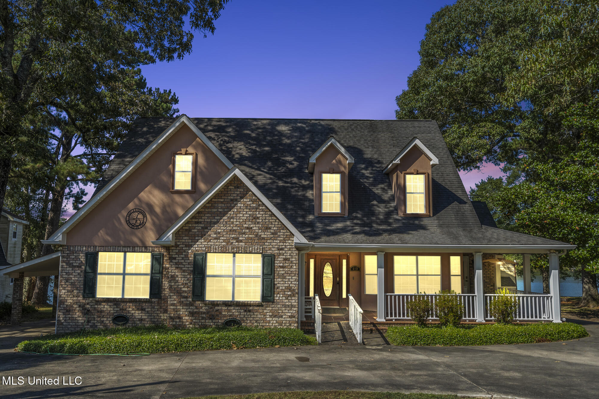 313 Rault Drive Property Photo 2