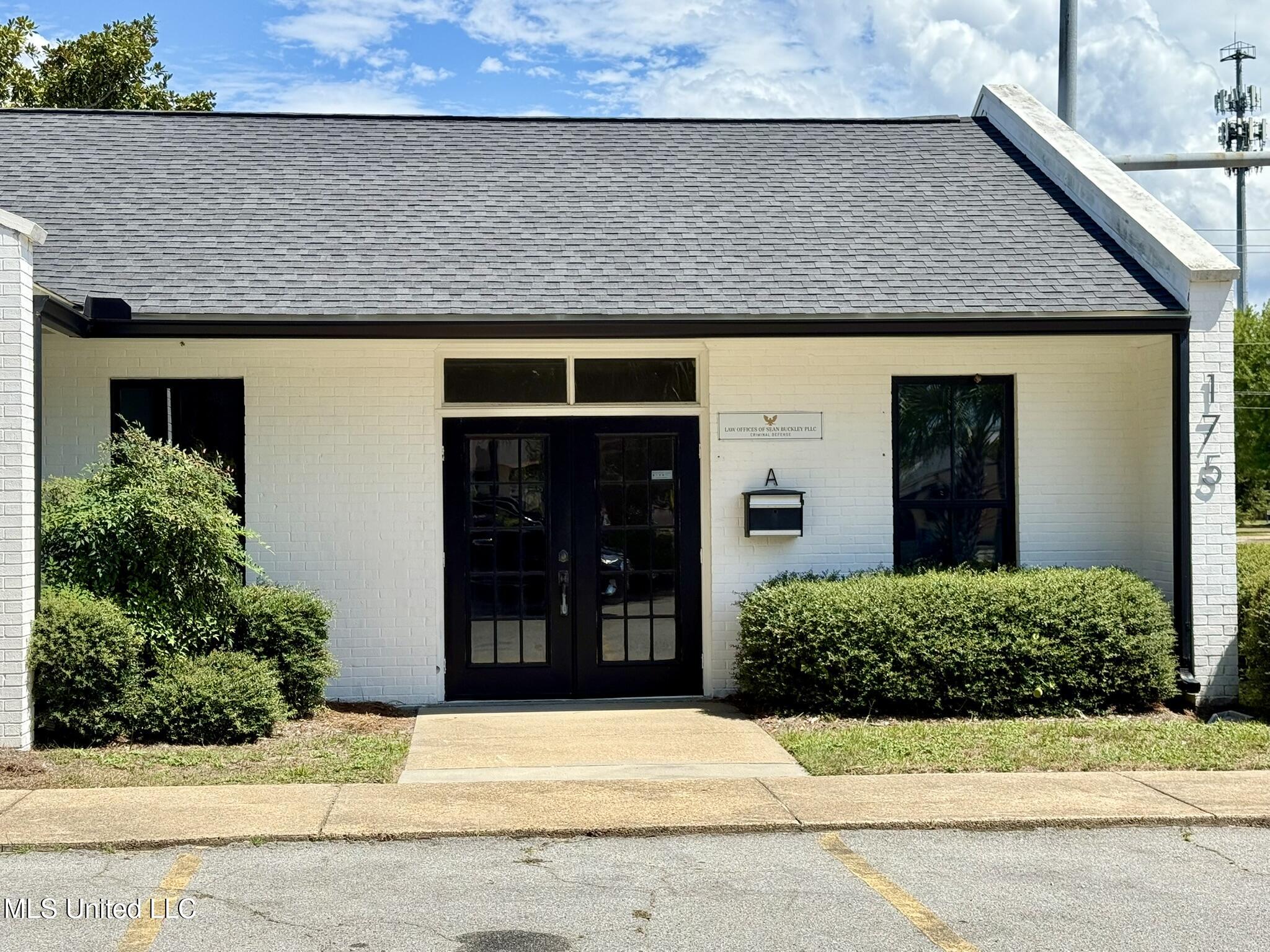 175 Main Street Property Photo 1