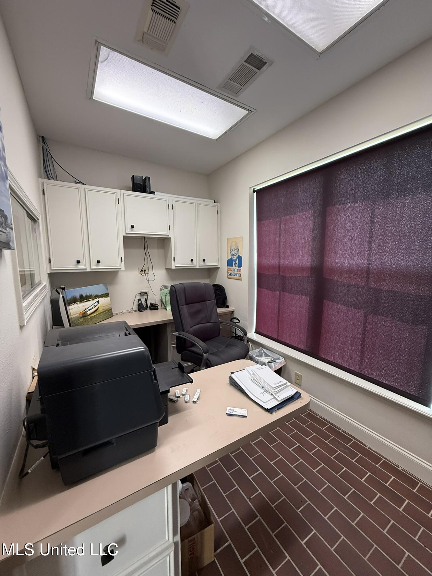 175 Main Street Property Photo 4