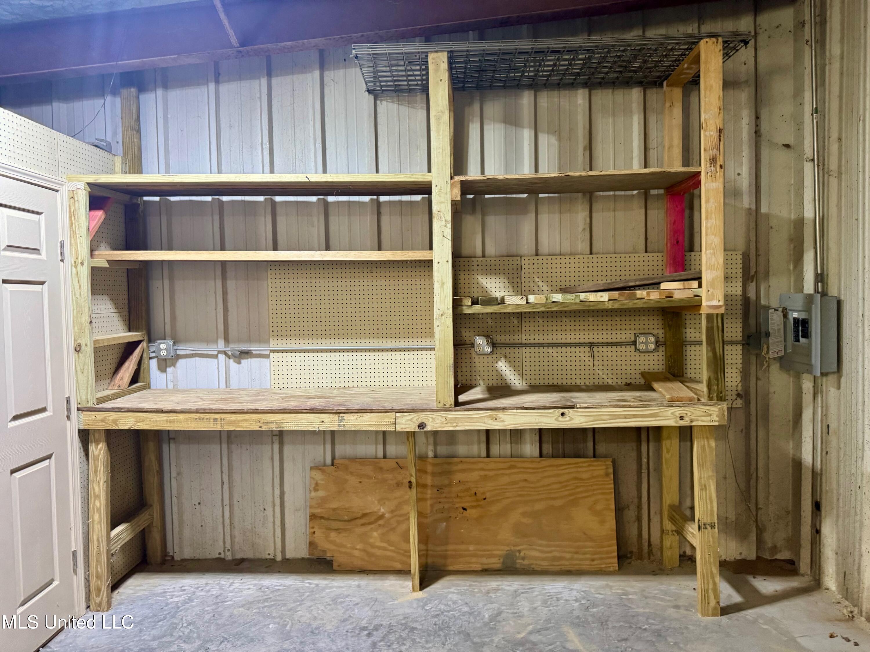 326 Distribution Dr Property Photo 7