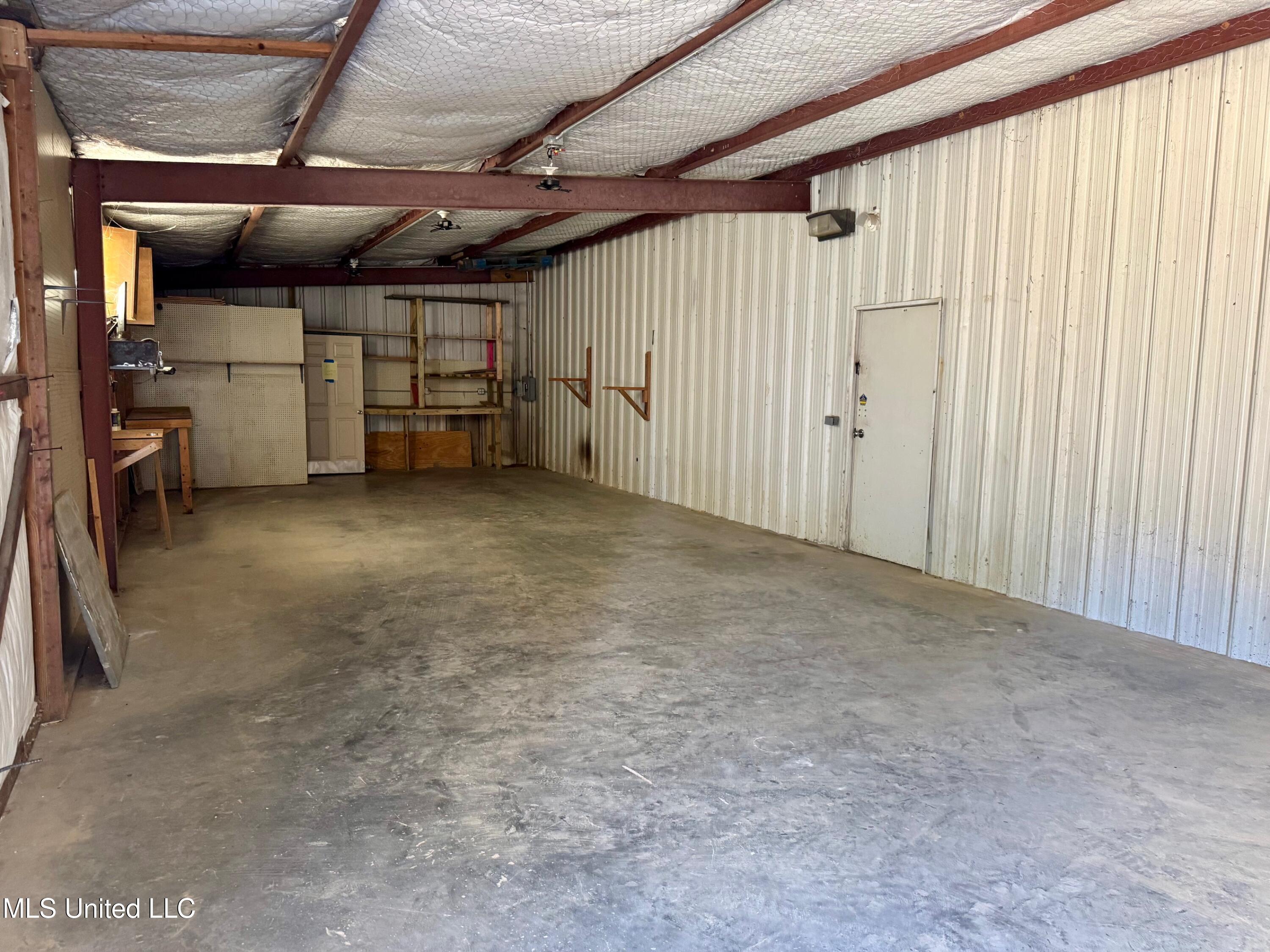 326 Distribution Dr Property Photo 8