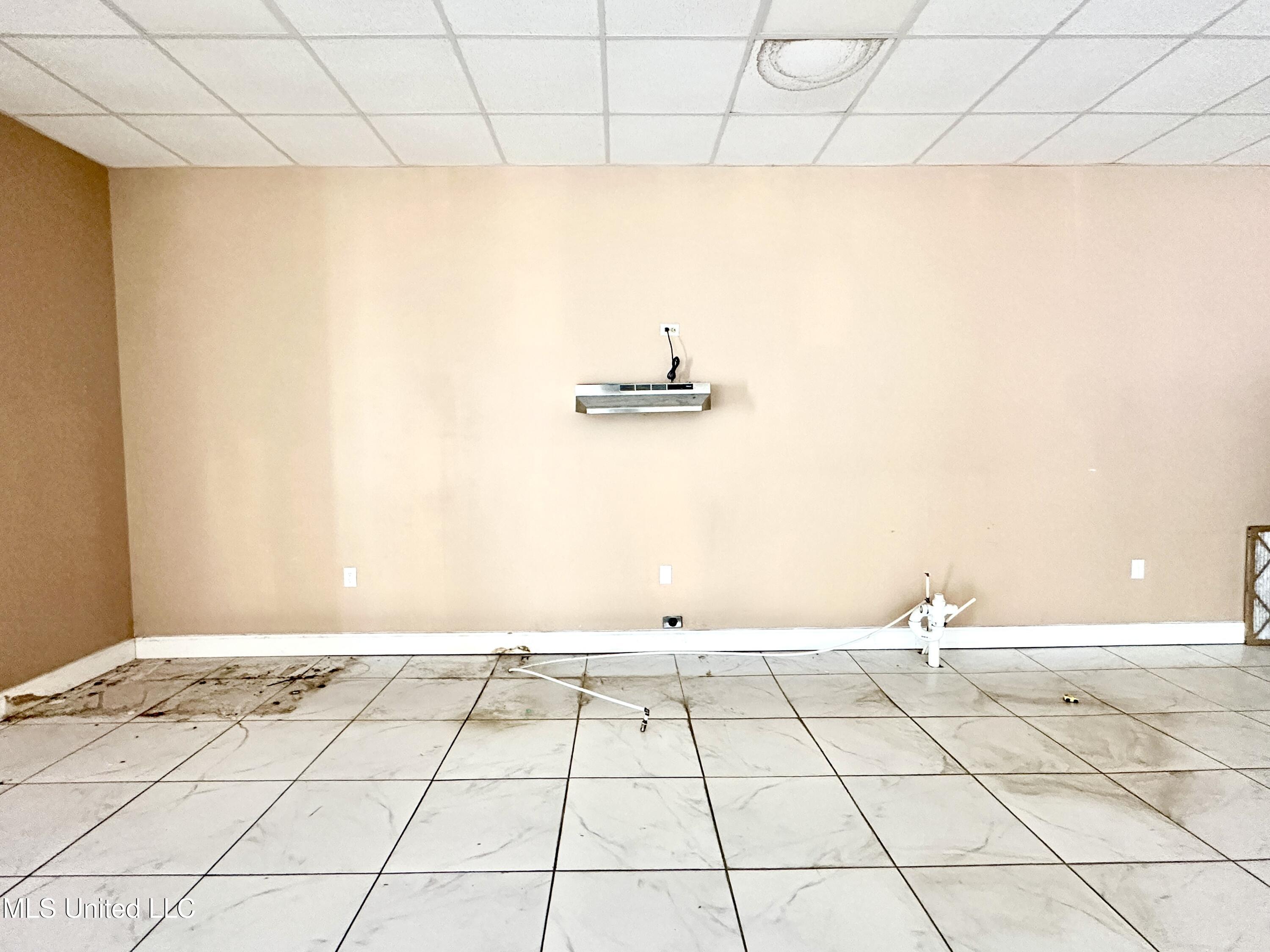 529 W Presley Boulevard Property Photo 9