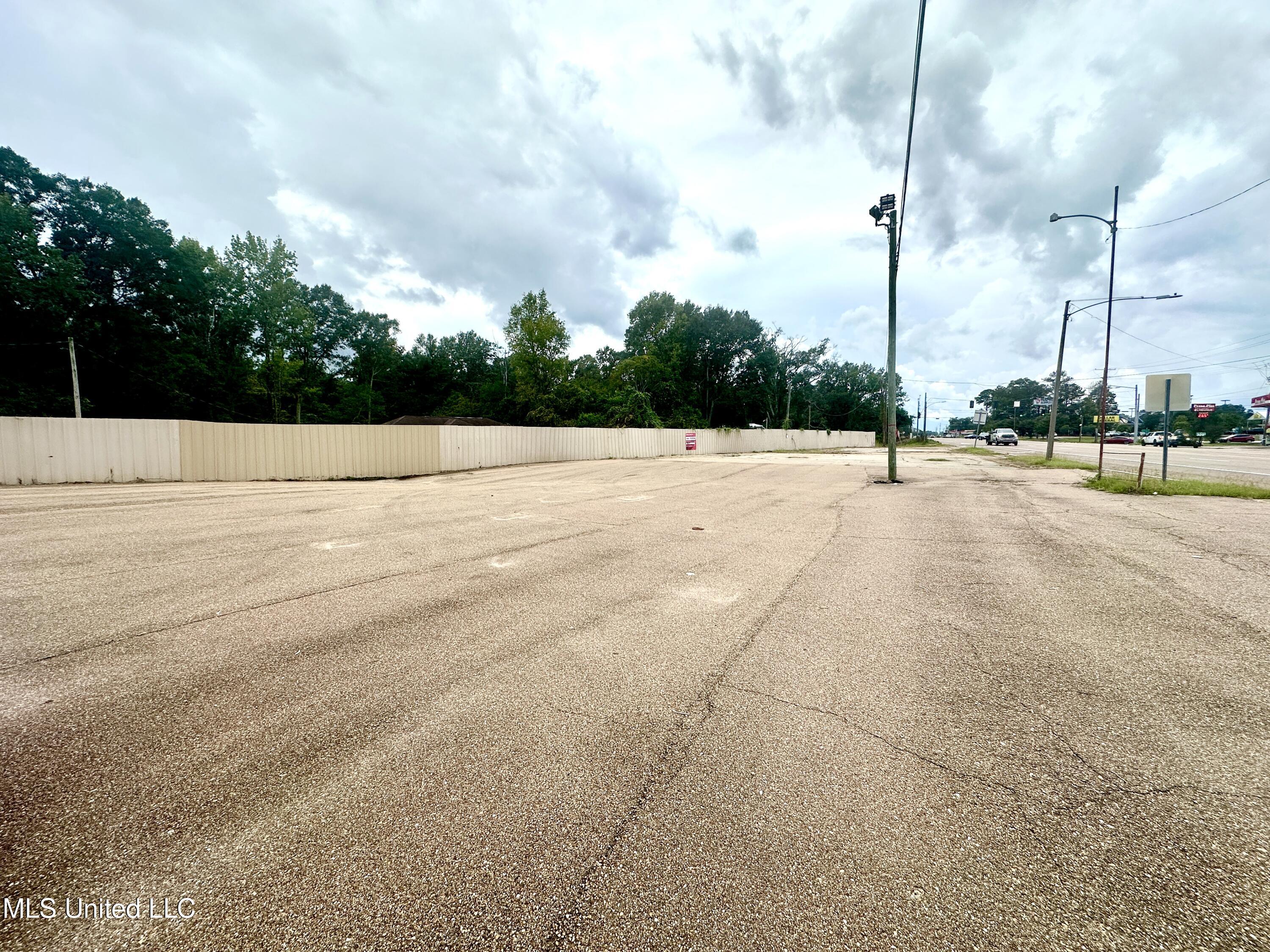 529 W Presley Boulevard Property Photo 11