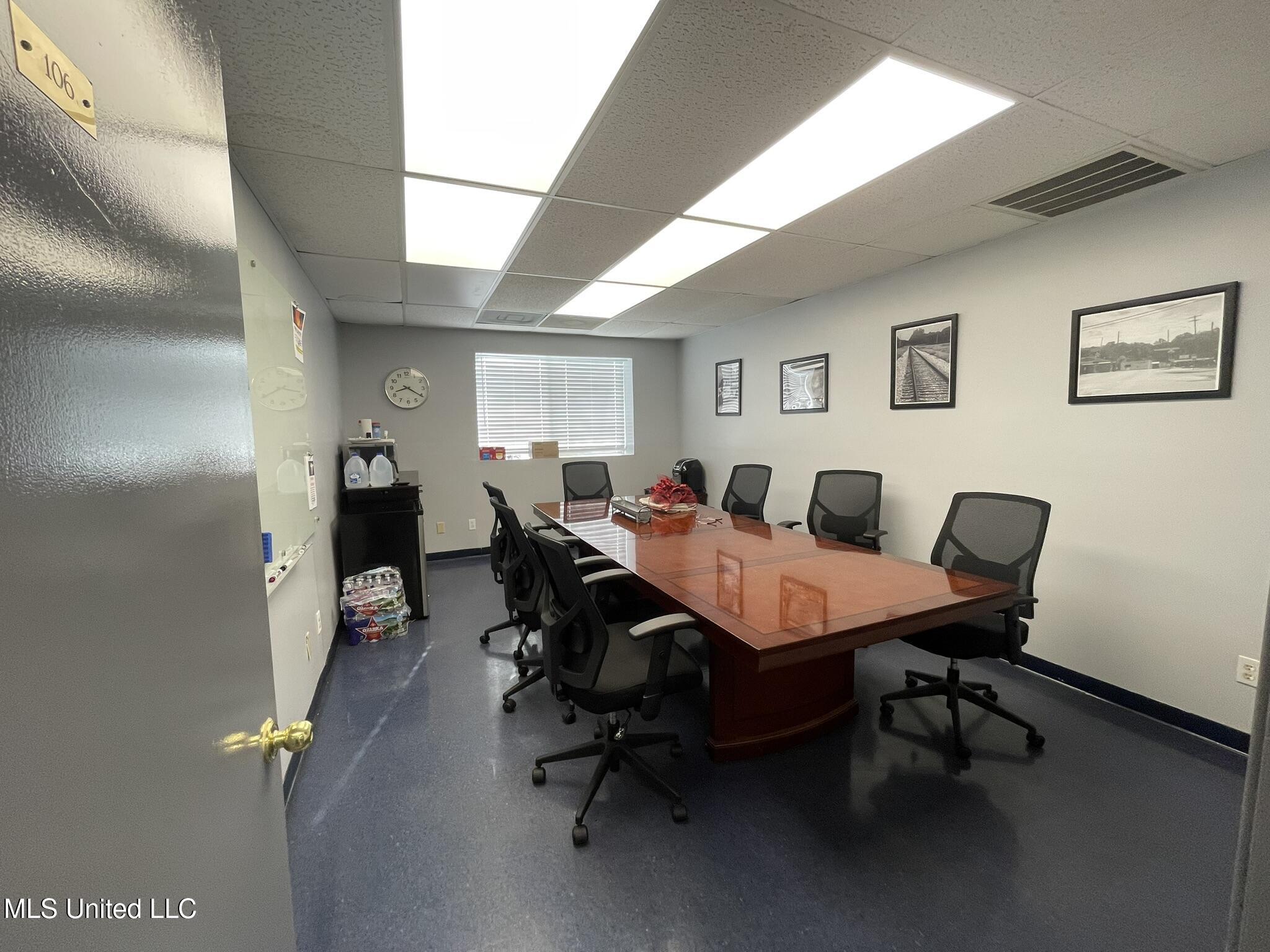 120 St Charles Avenue Property Photo 6