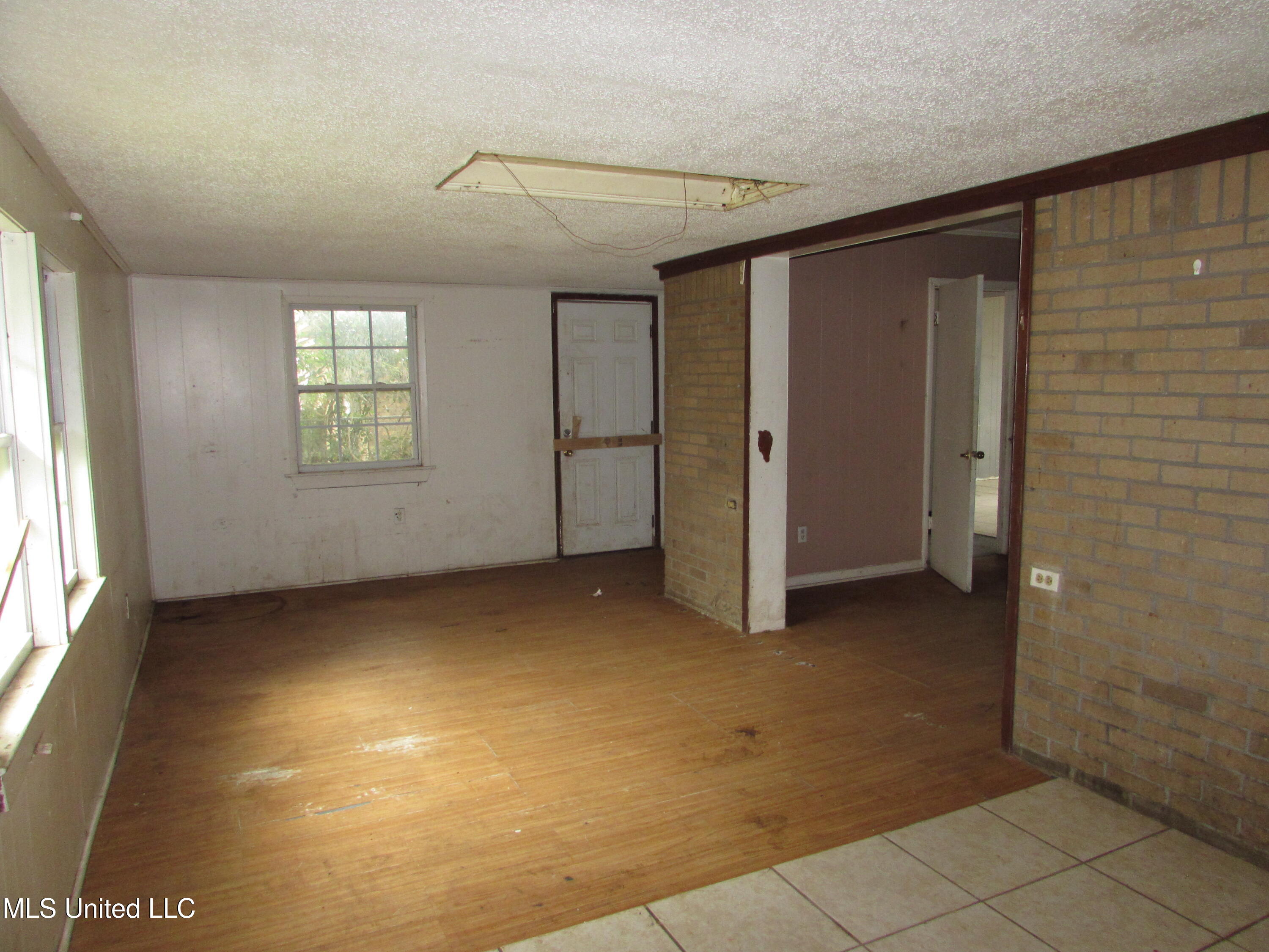 37 Pembrook Circle Property Photo 4