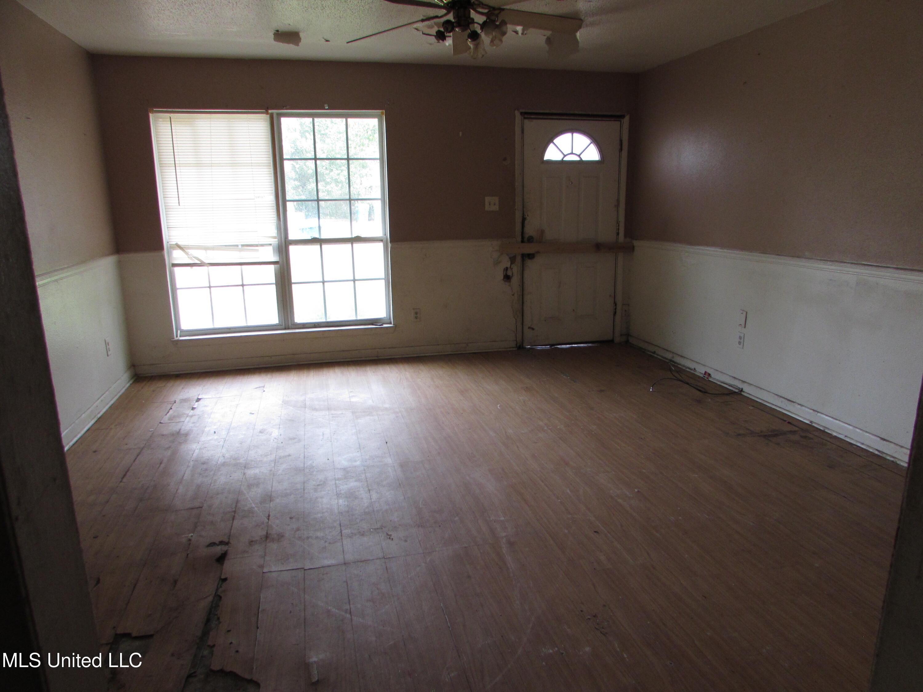 37 Pembrook Circle Property Photo 6