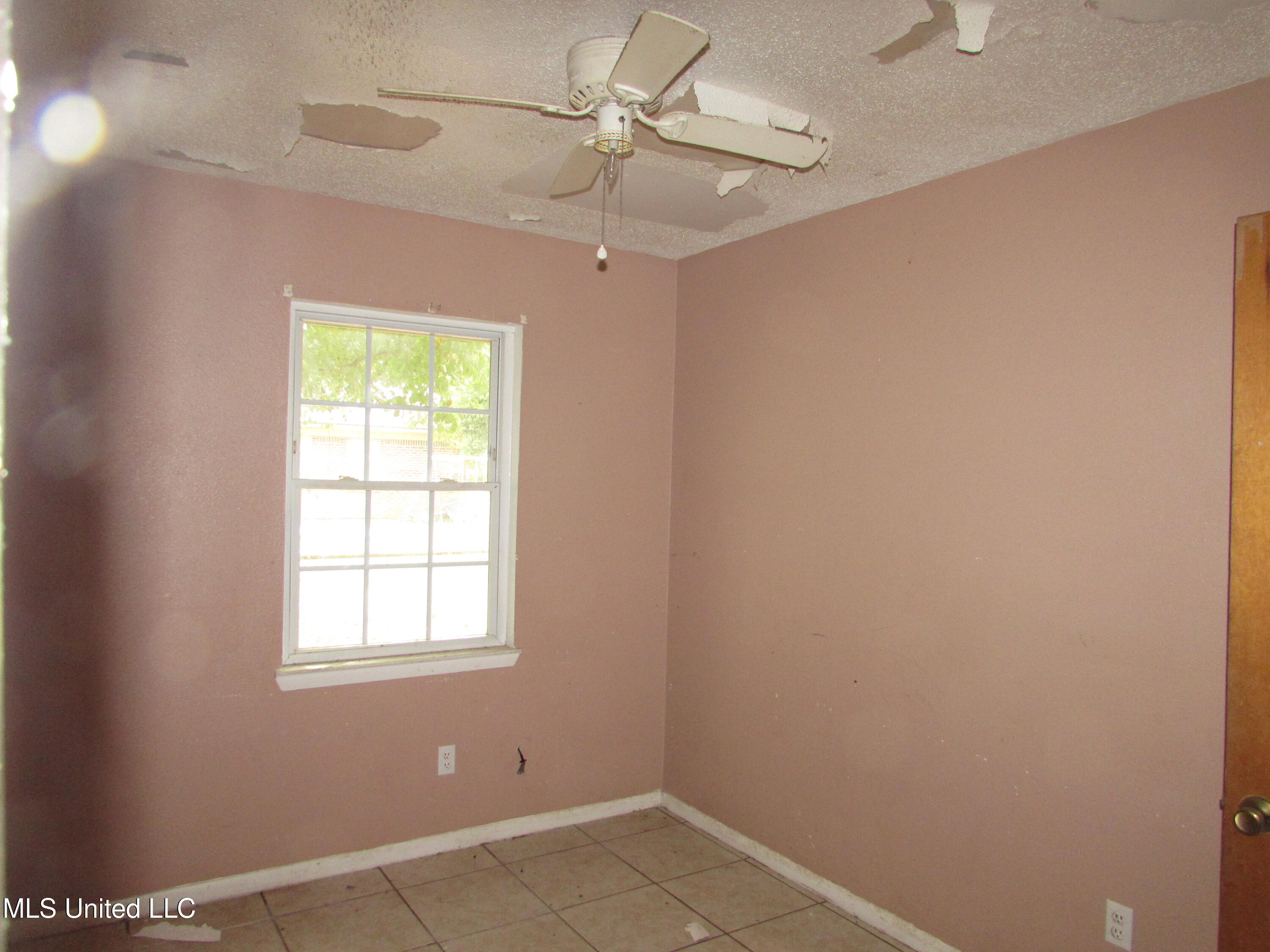 37 Pembrook Circle Property Photo 11