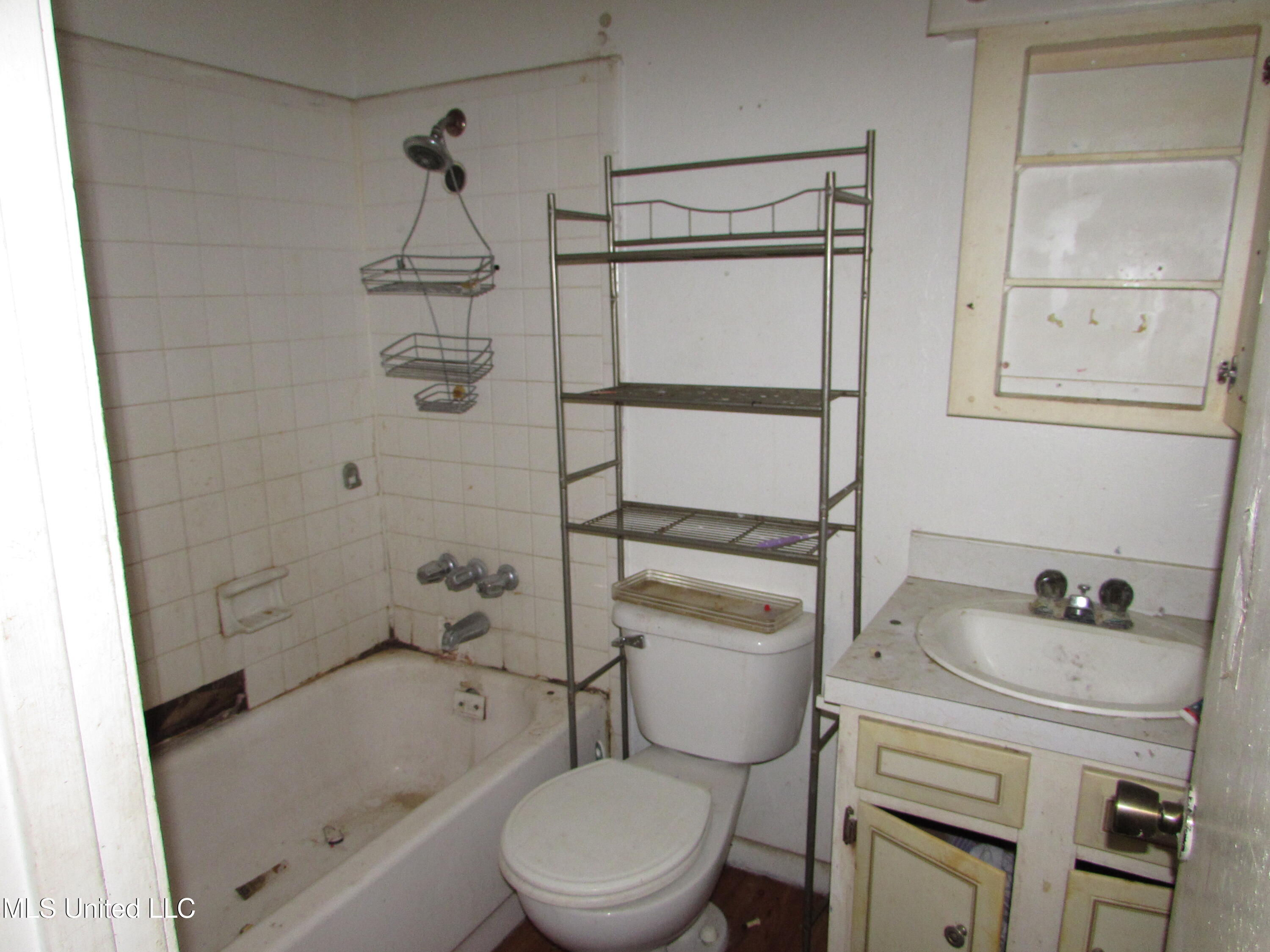 37 Pembrook Circle Property Photo 14