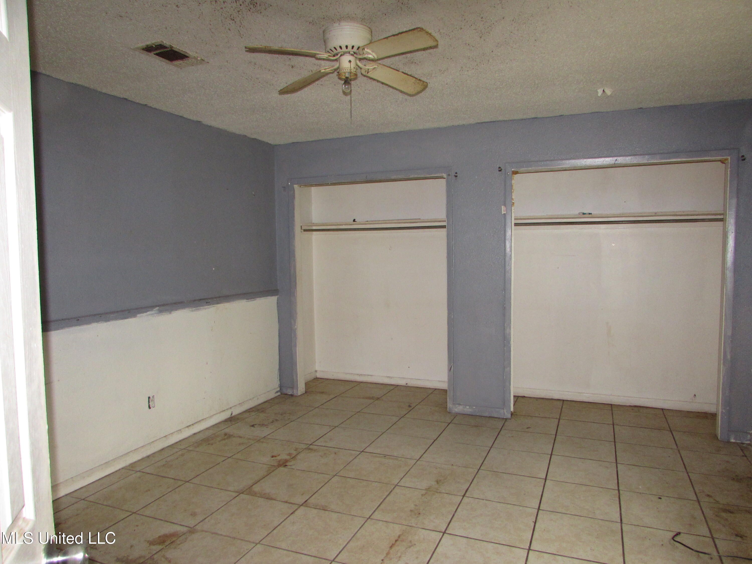 37 Pembrook Circle Property Photo 16