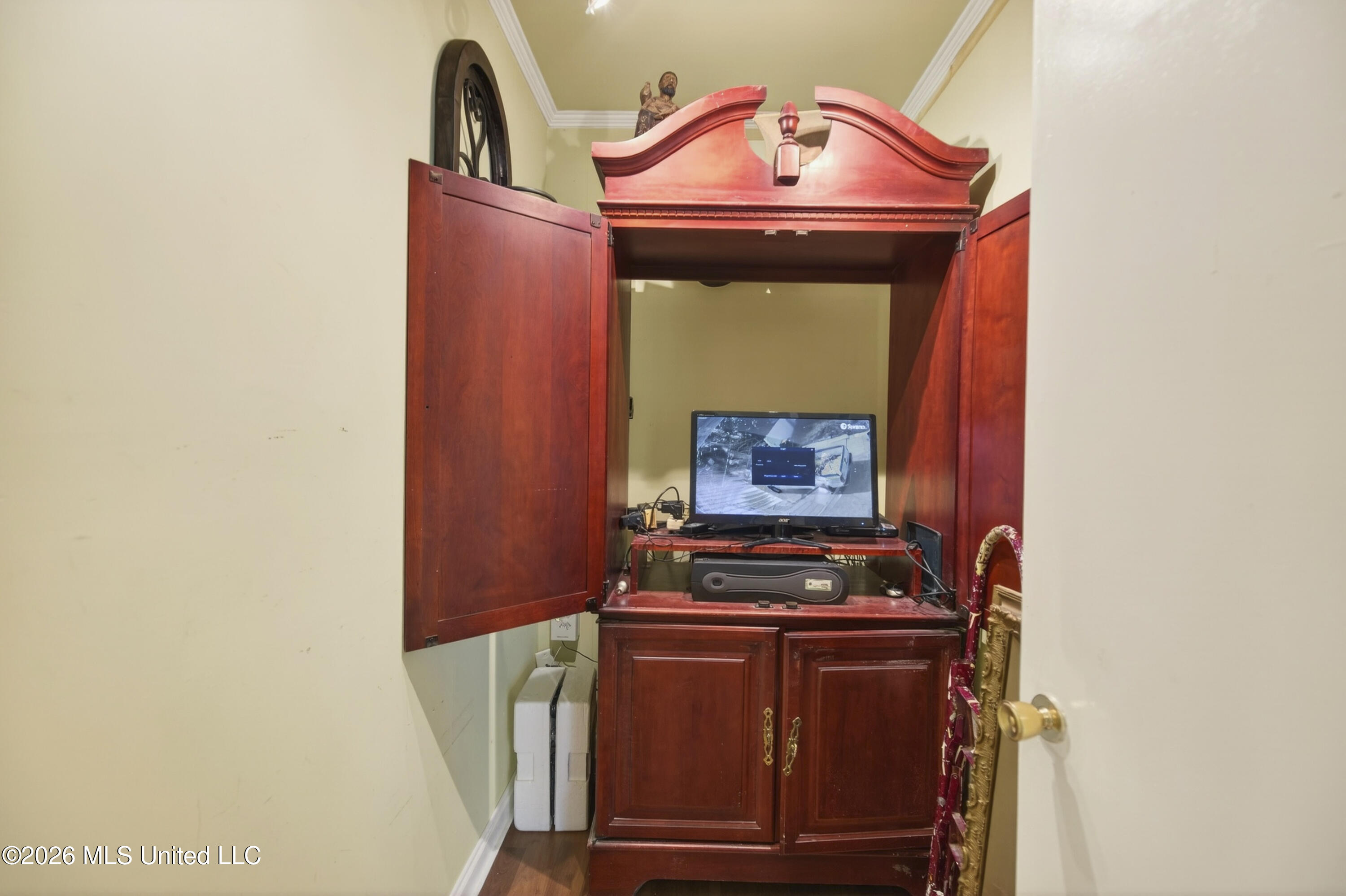 161 Kenmore Avenue Property Photo 18