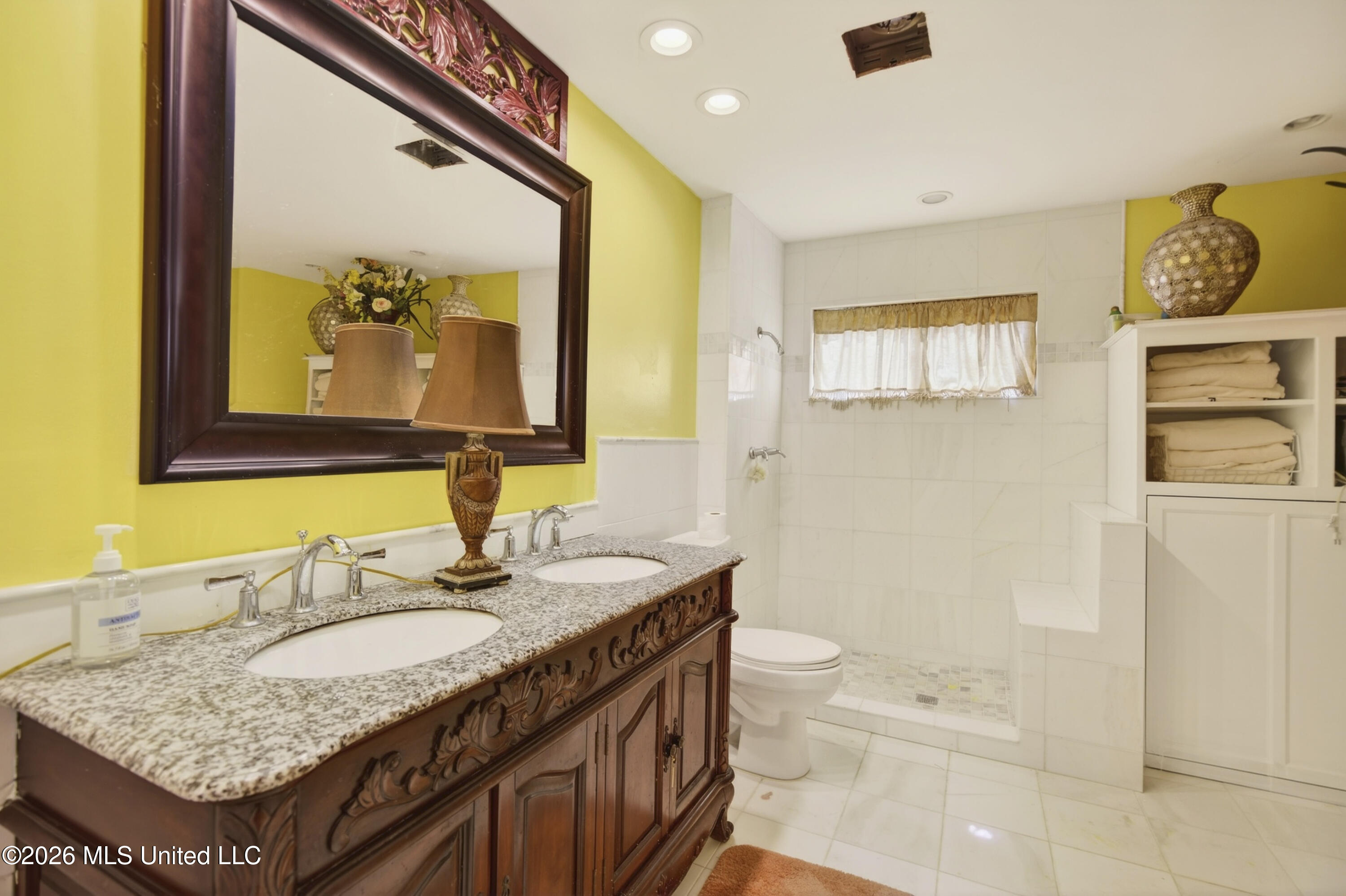 161 Kenmore Avenue Property Photo 41