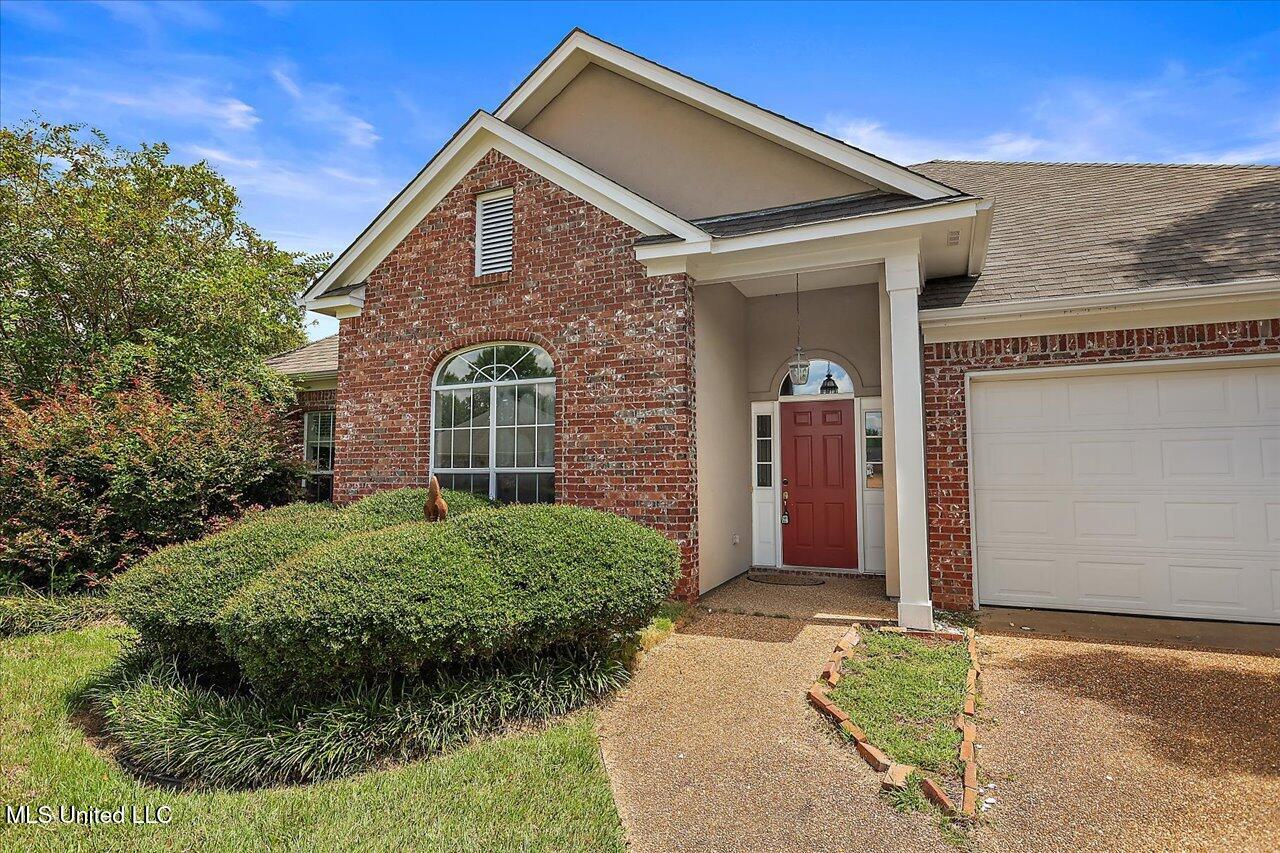 108 Turnberry Cove Property Photo 4