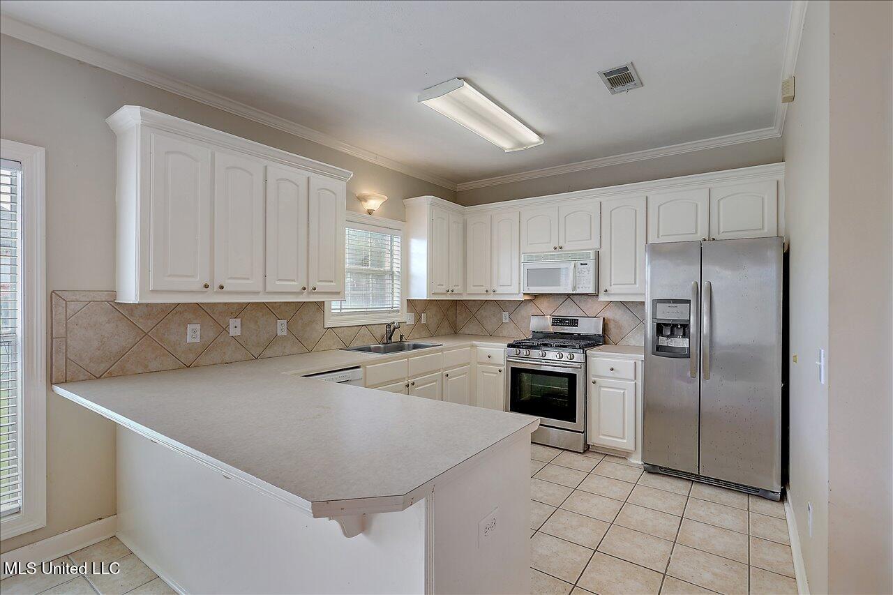 108 Turnberry Cove Property Photo 10