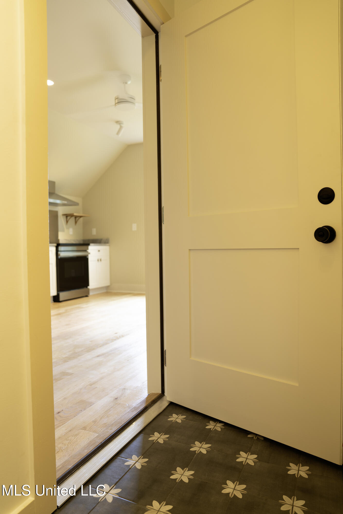 1114 33rd Avenue Property Photo 5