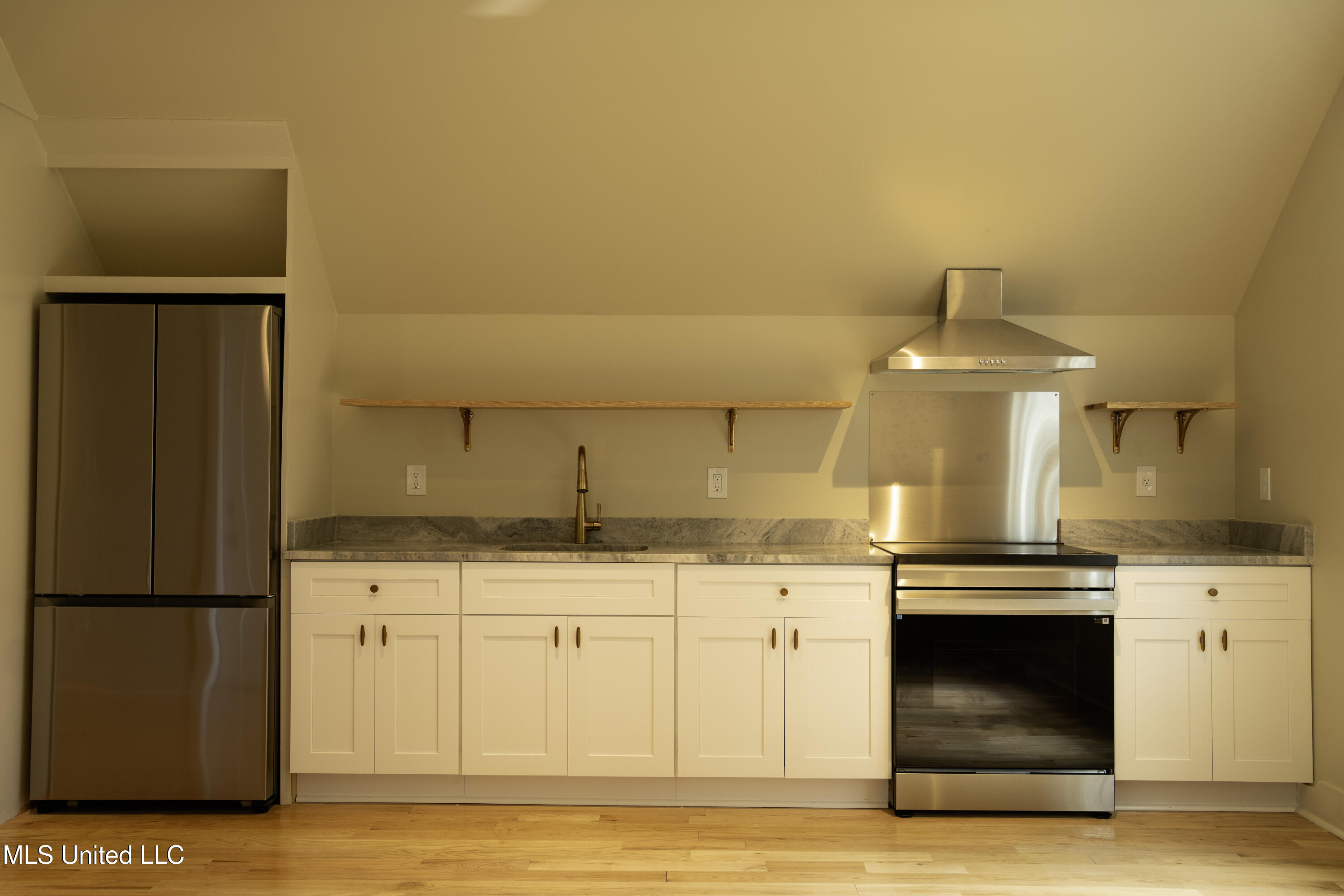 1114 33rd Avenue Property Photo 7