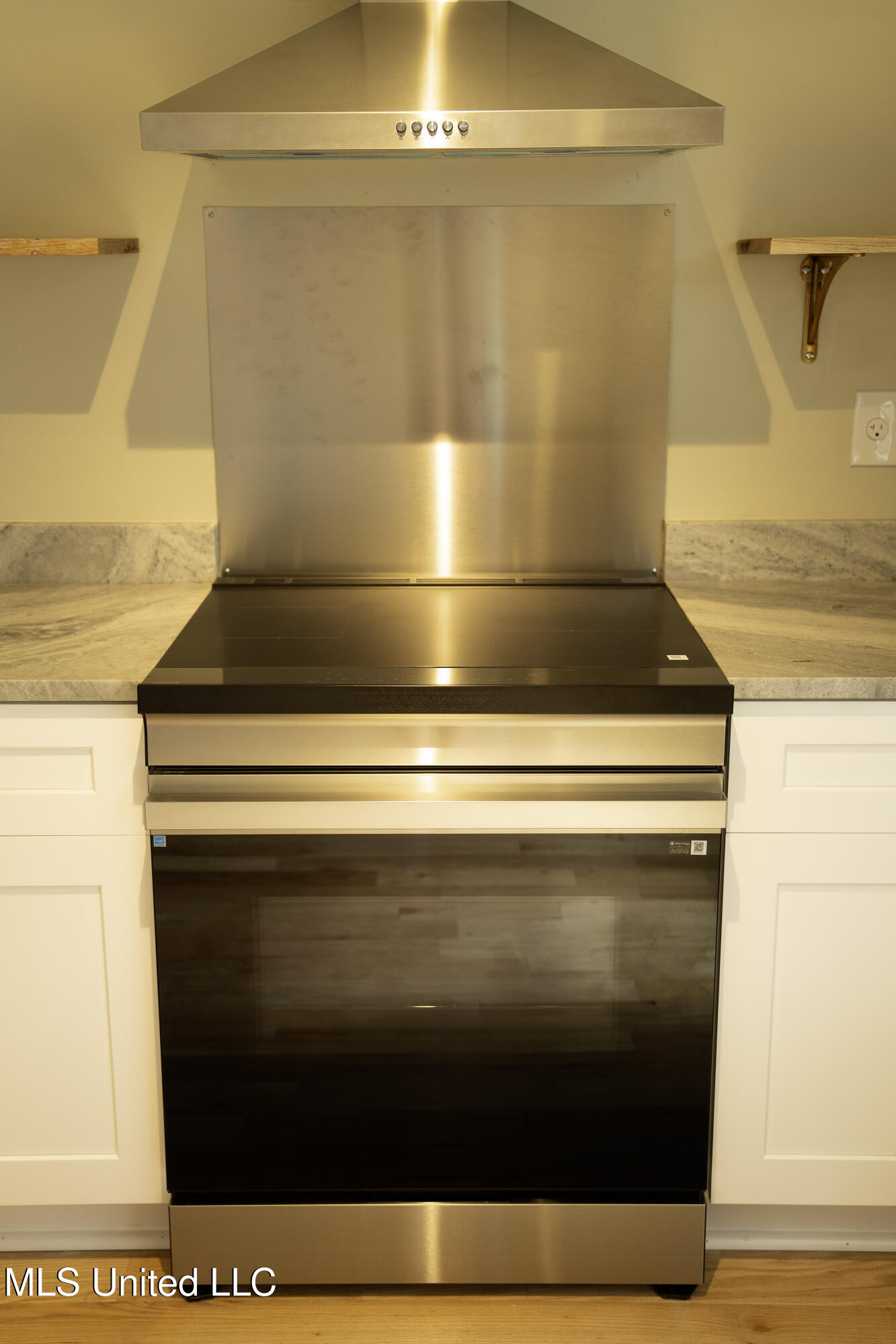 1114 33rd Avenue Property Photo 9