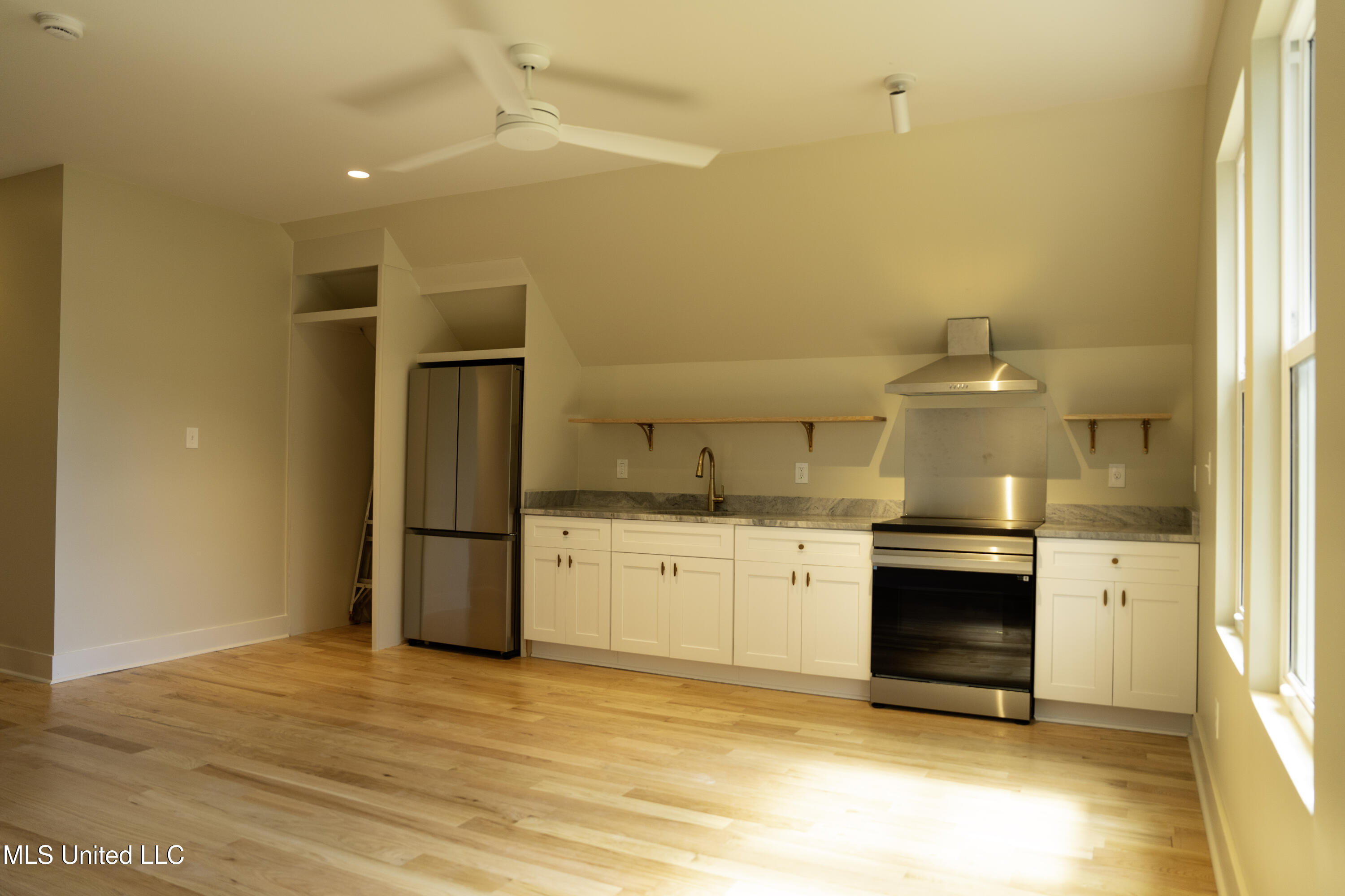 1114 33rd Avenue Property Photo 10