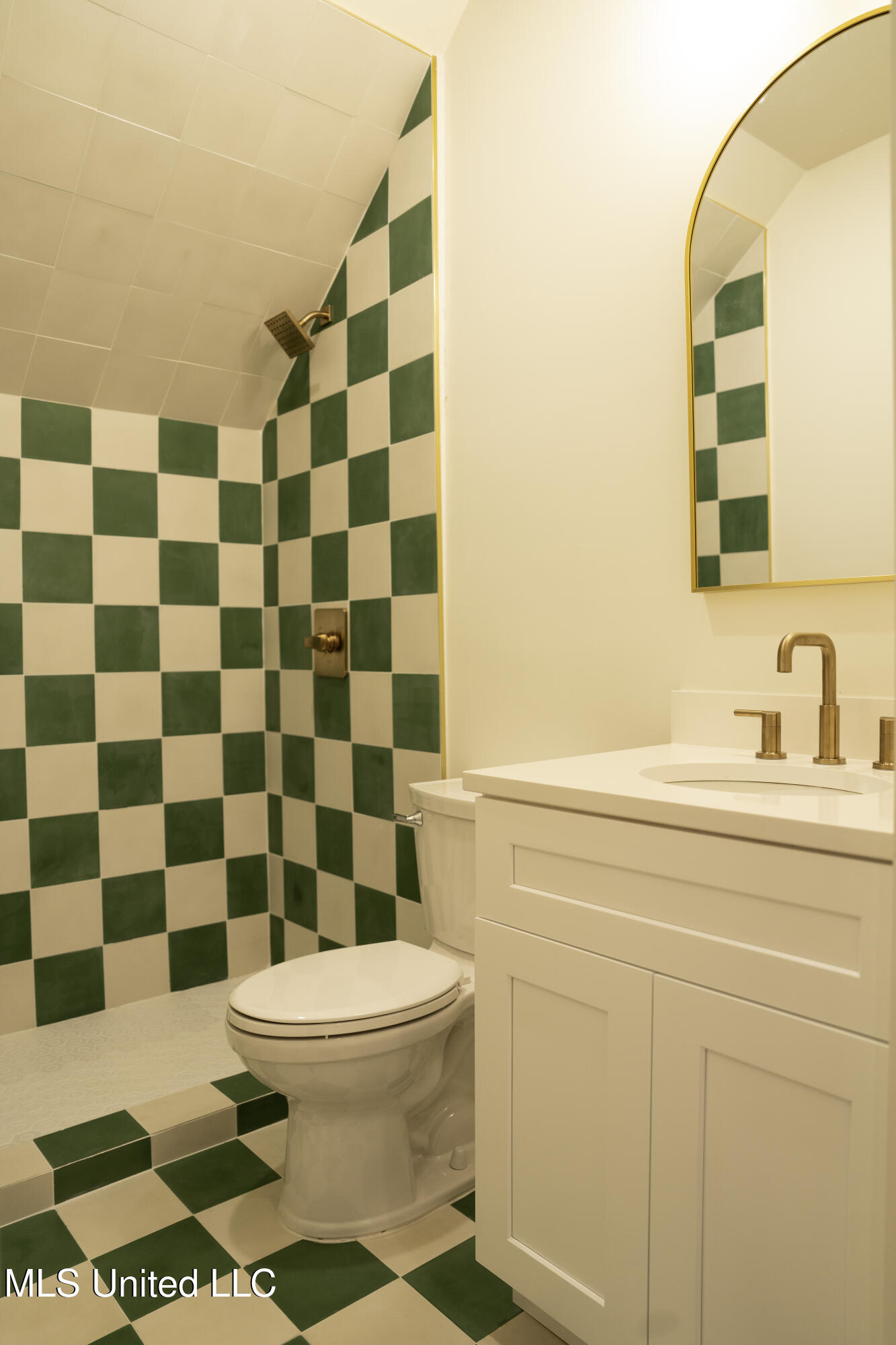 1114 33rd Avenue Property Photo 12