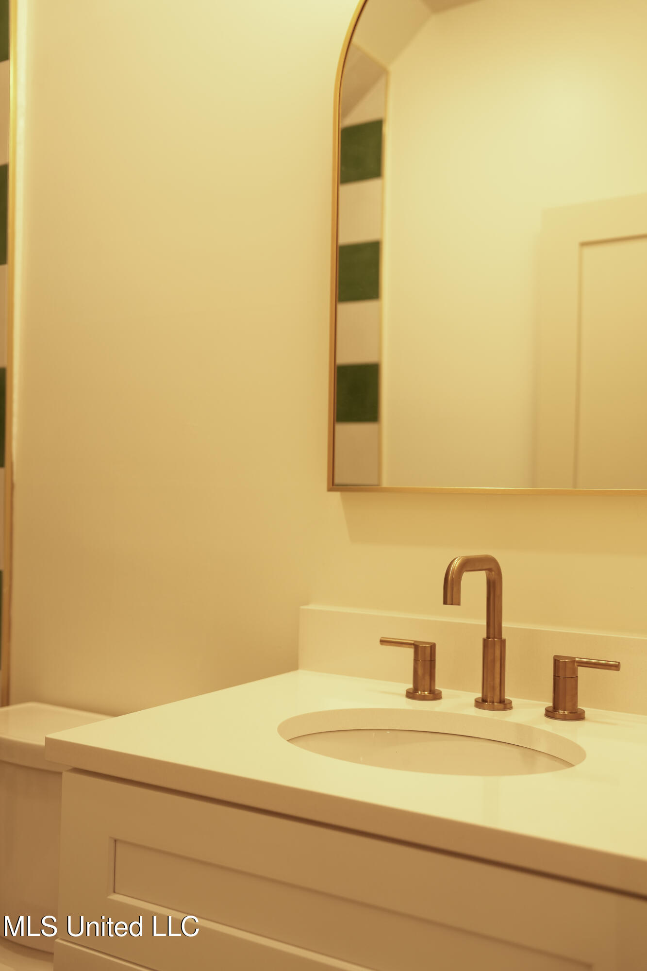 1114 33rd Avenue Property Photo 14