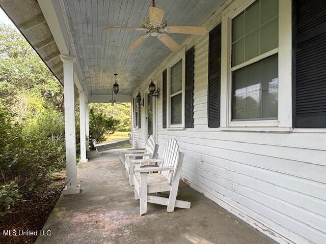 2028 Smithburg Road Property Photo 4