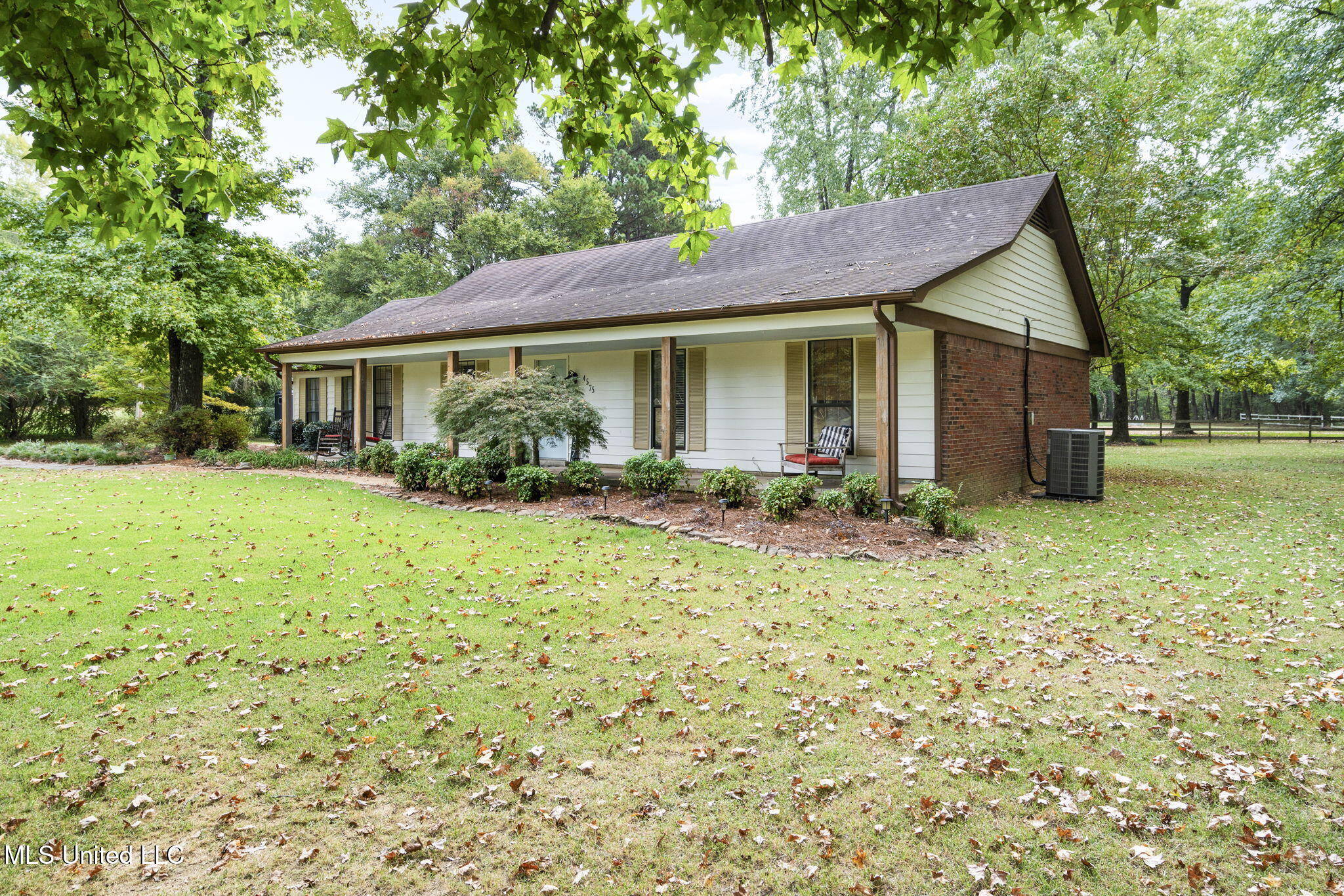 4575 Roman Dell Cove Property Photo 3