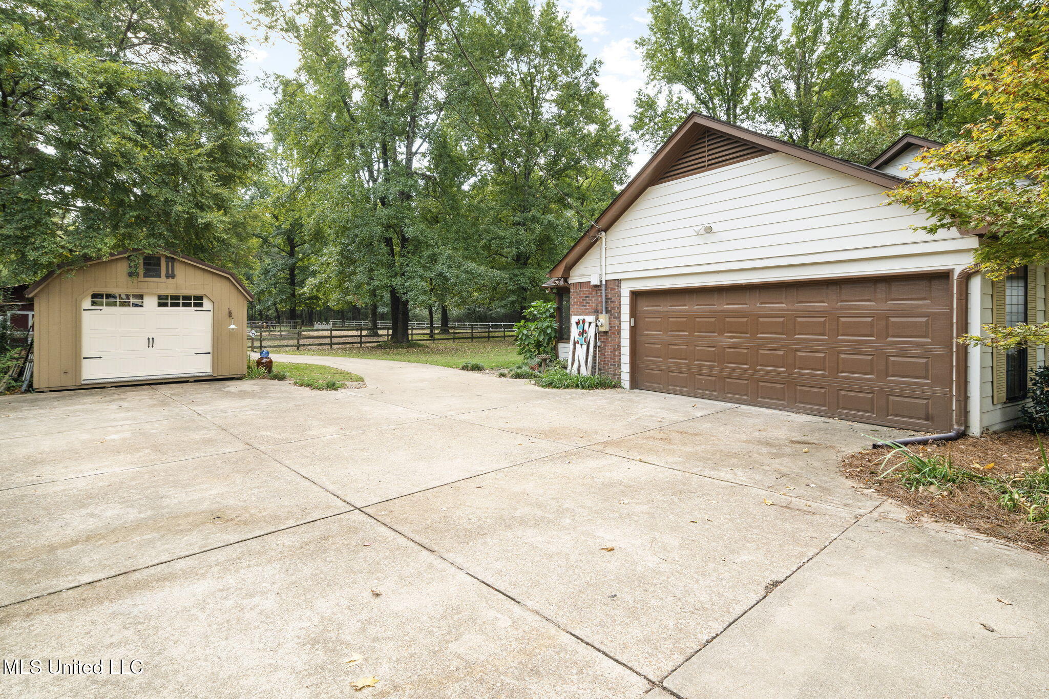 4575 Roman Dell Cove Property Photo 7