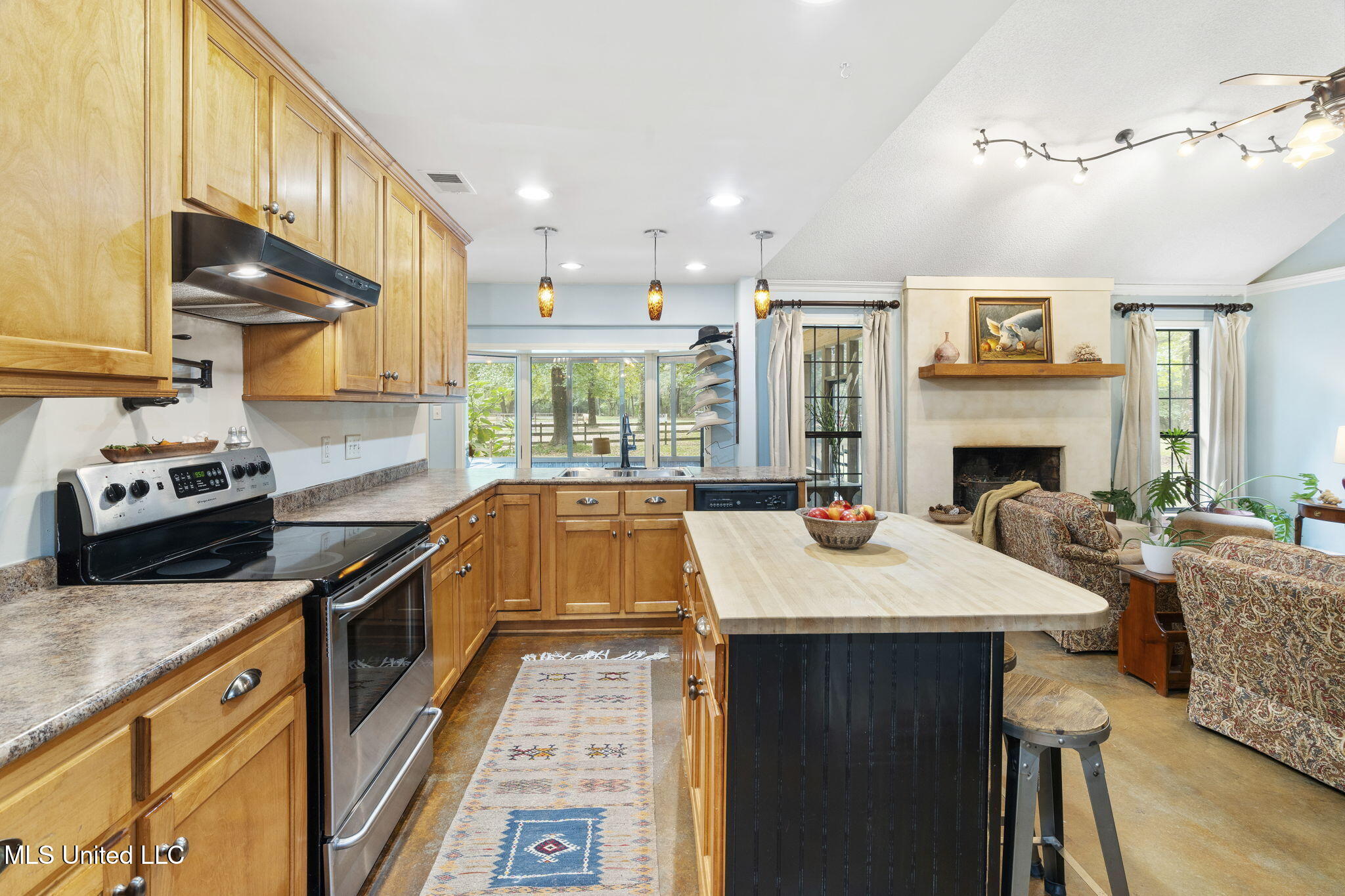 4575 Roman Dell Cove Property Photo 14