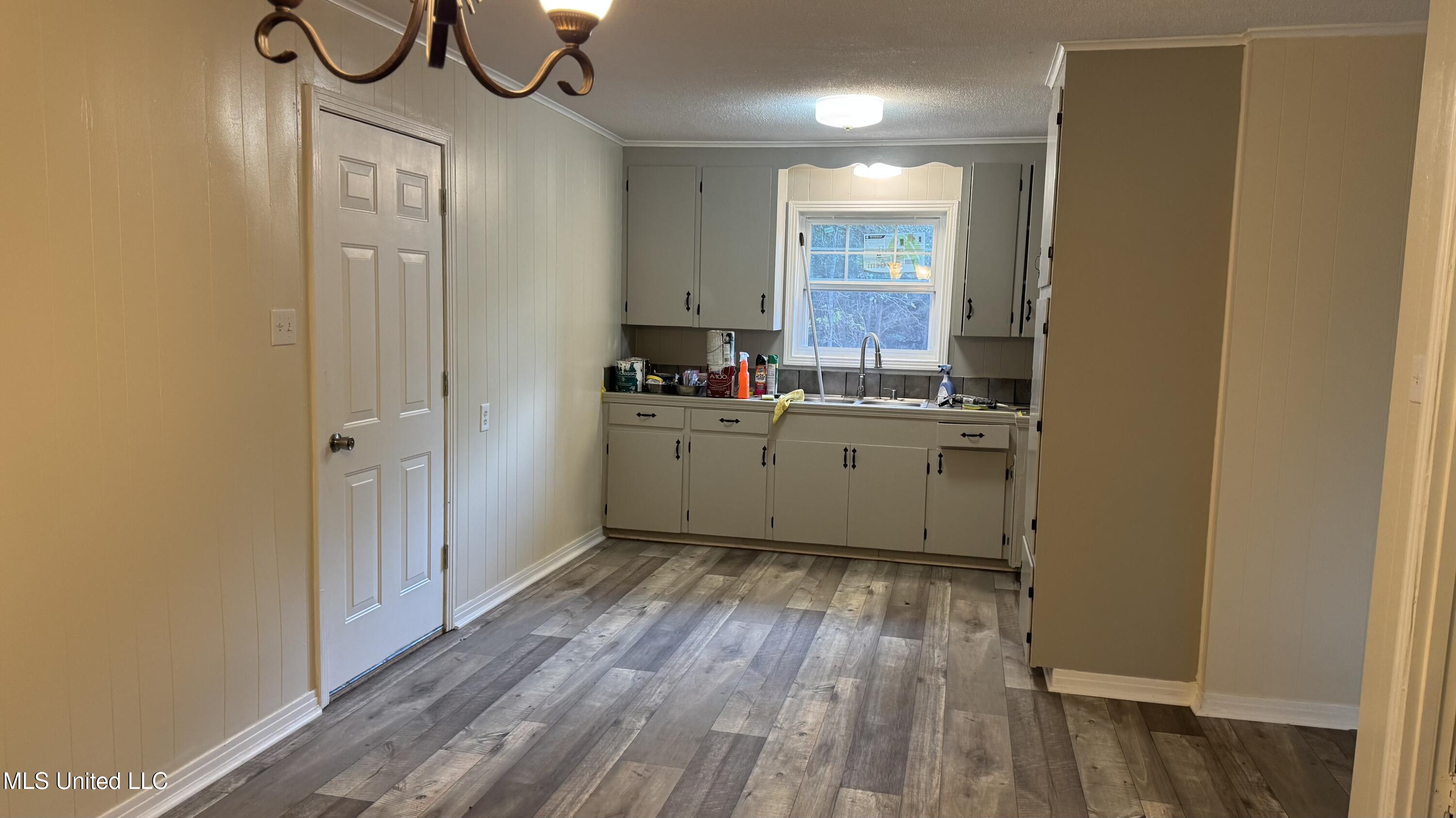 2906 Highway 15 Property Photo 6