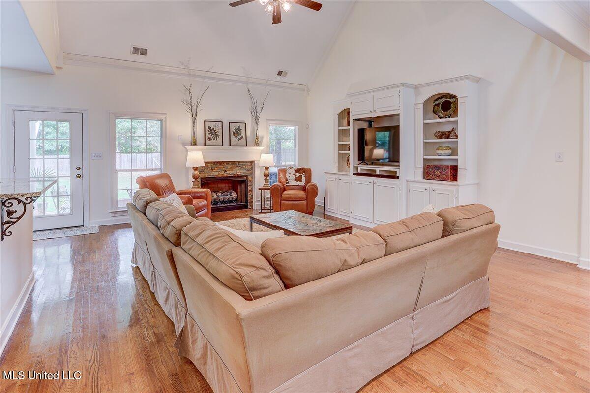 3914 Saddle Bend Property Photo 15