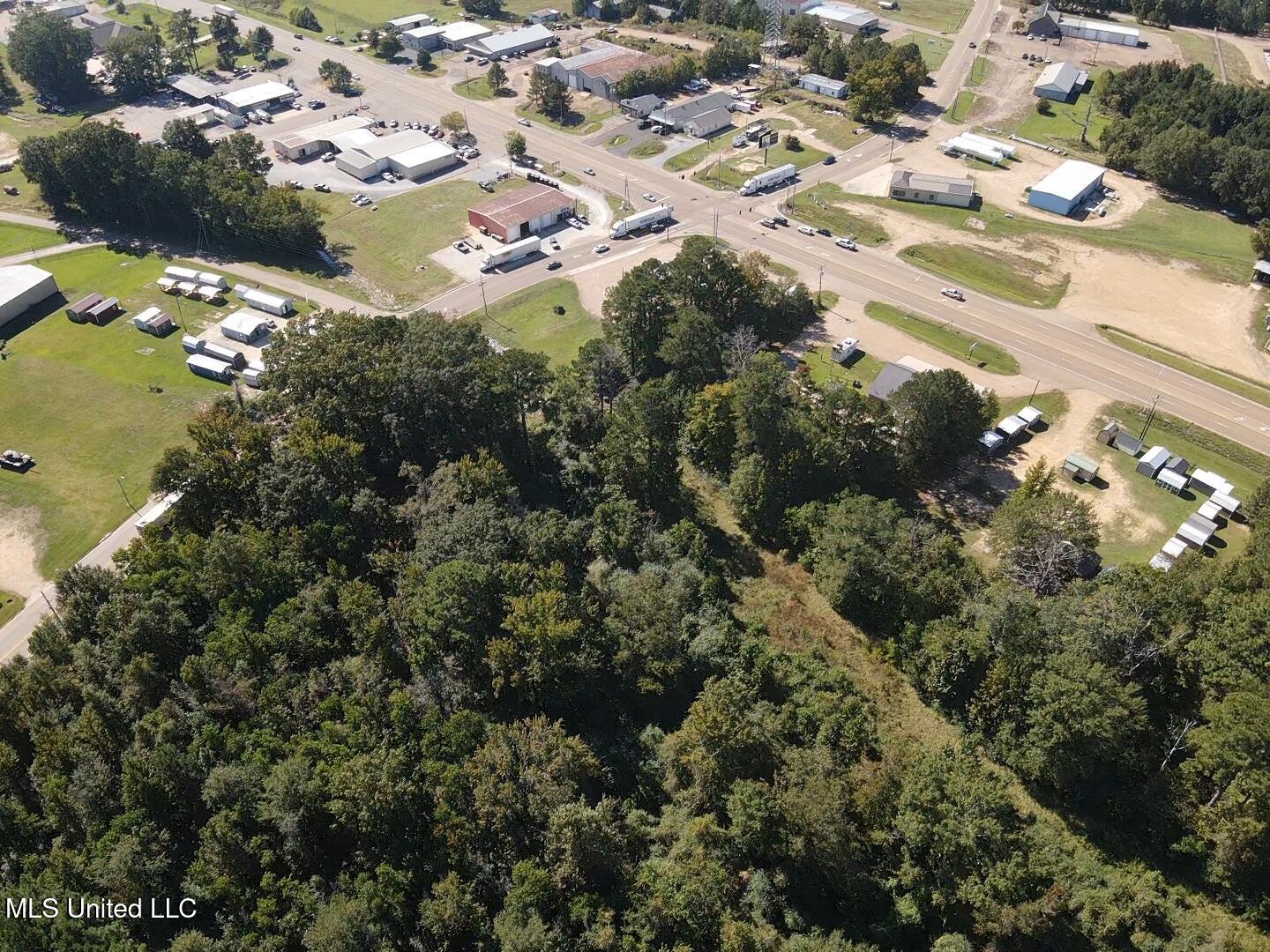 733 Ne Industrial Park Road Property Photo 3