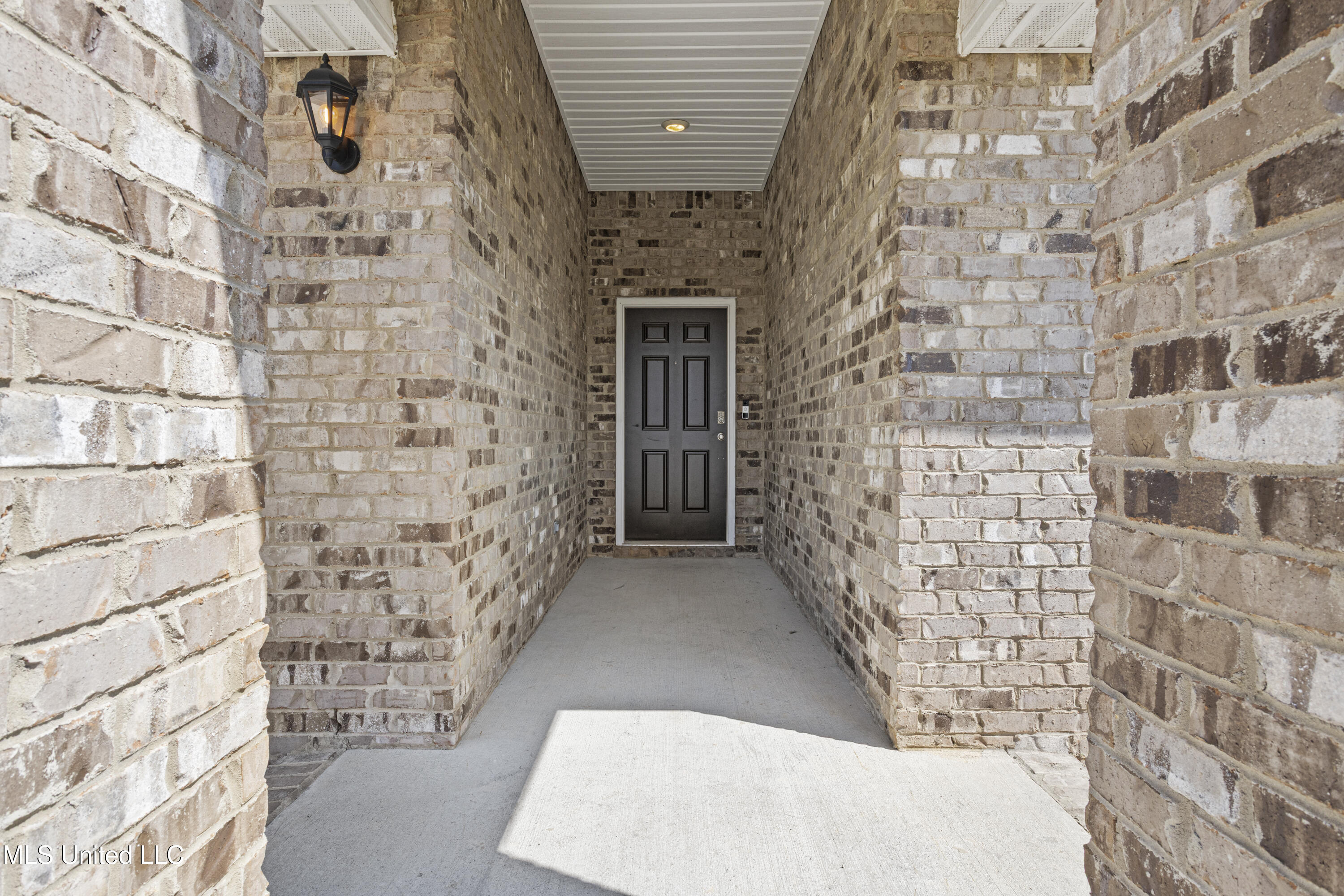 10260 Orchid Magnolia Drive Property Photo 4