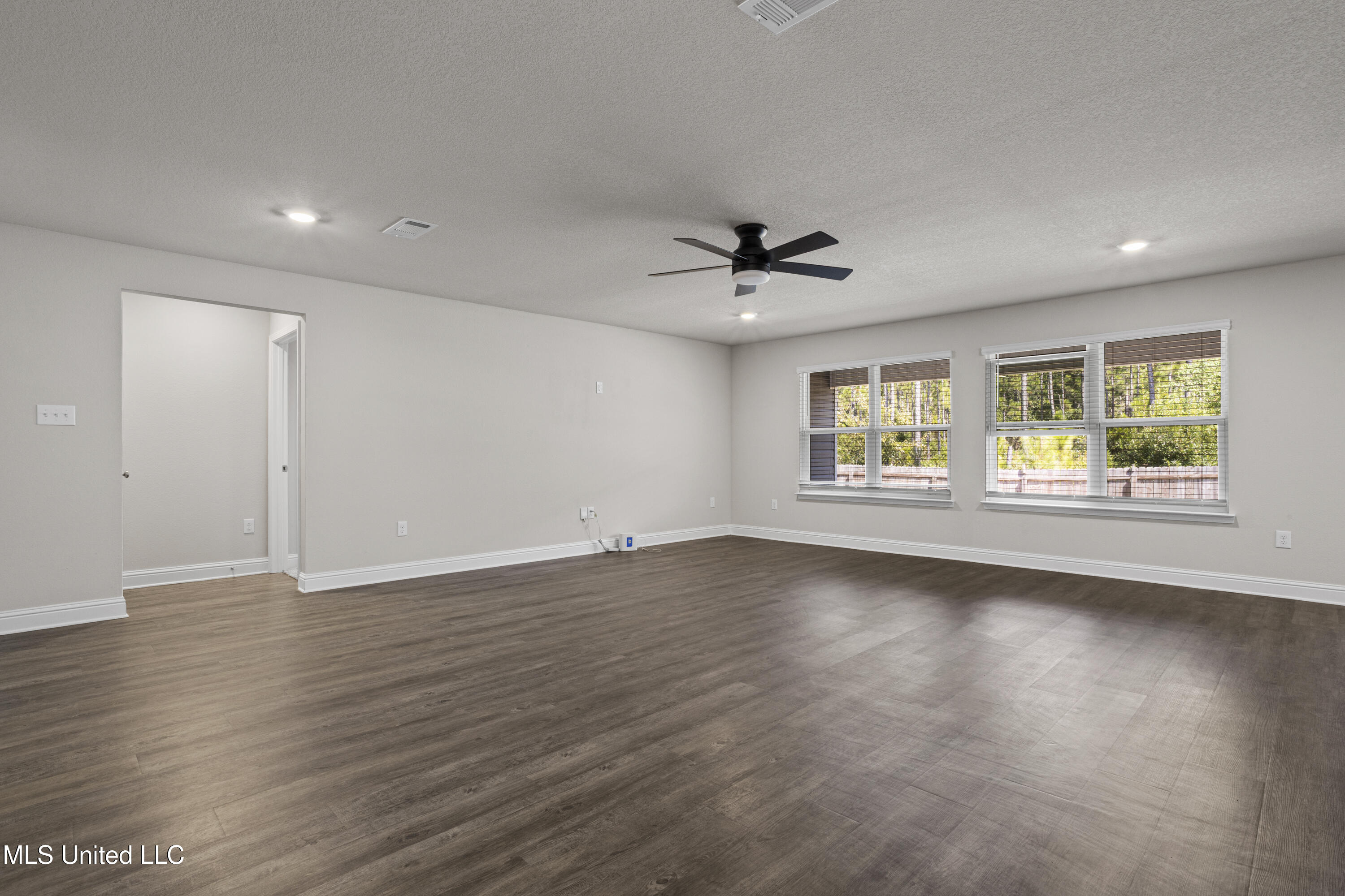 10260 Orchid Magnolia Drive Property Photo 8