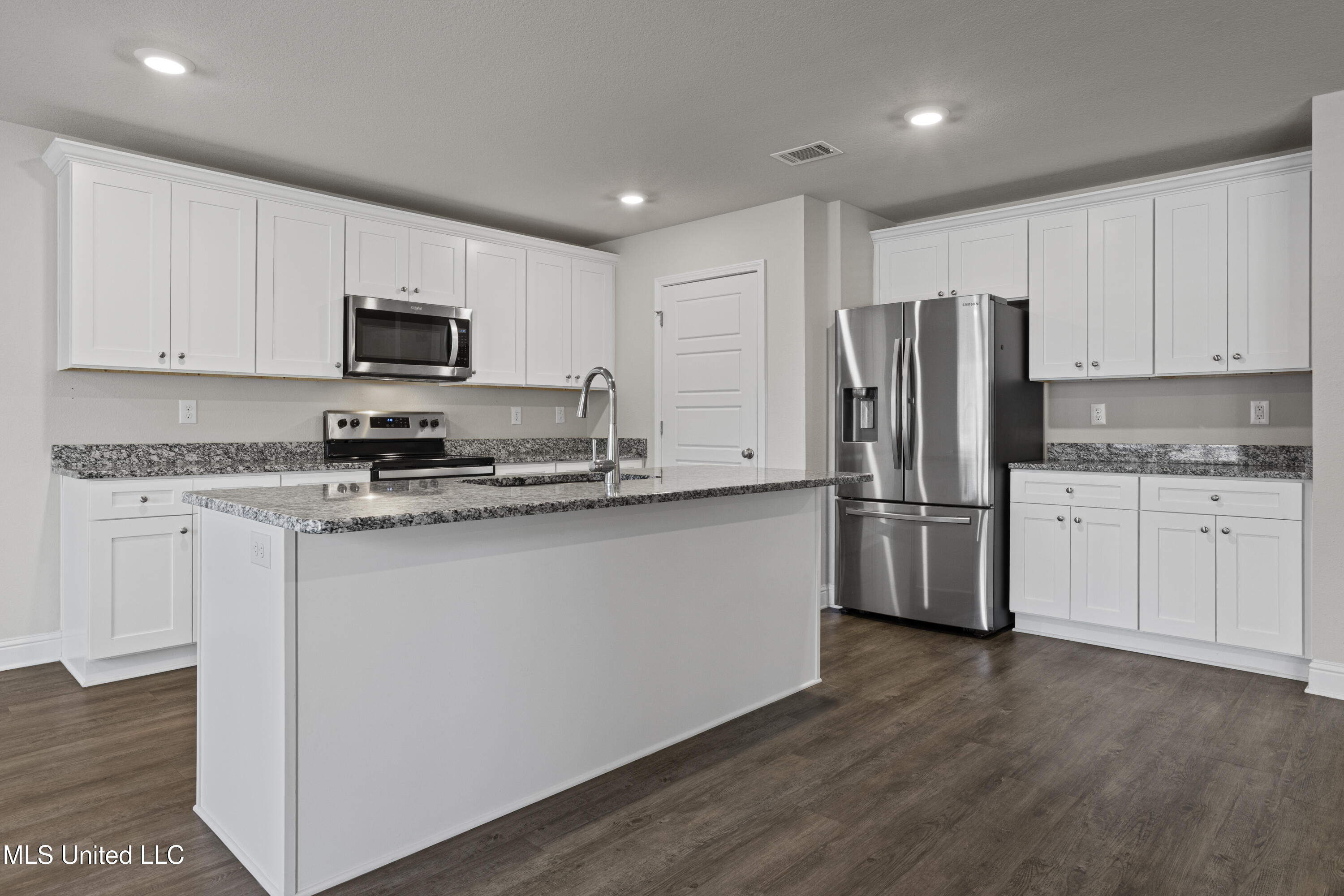 10260 Orchid Magnolia Drive Property Photo 12