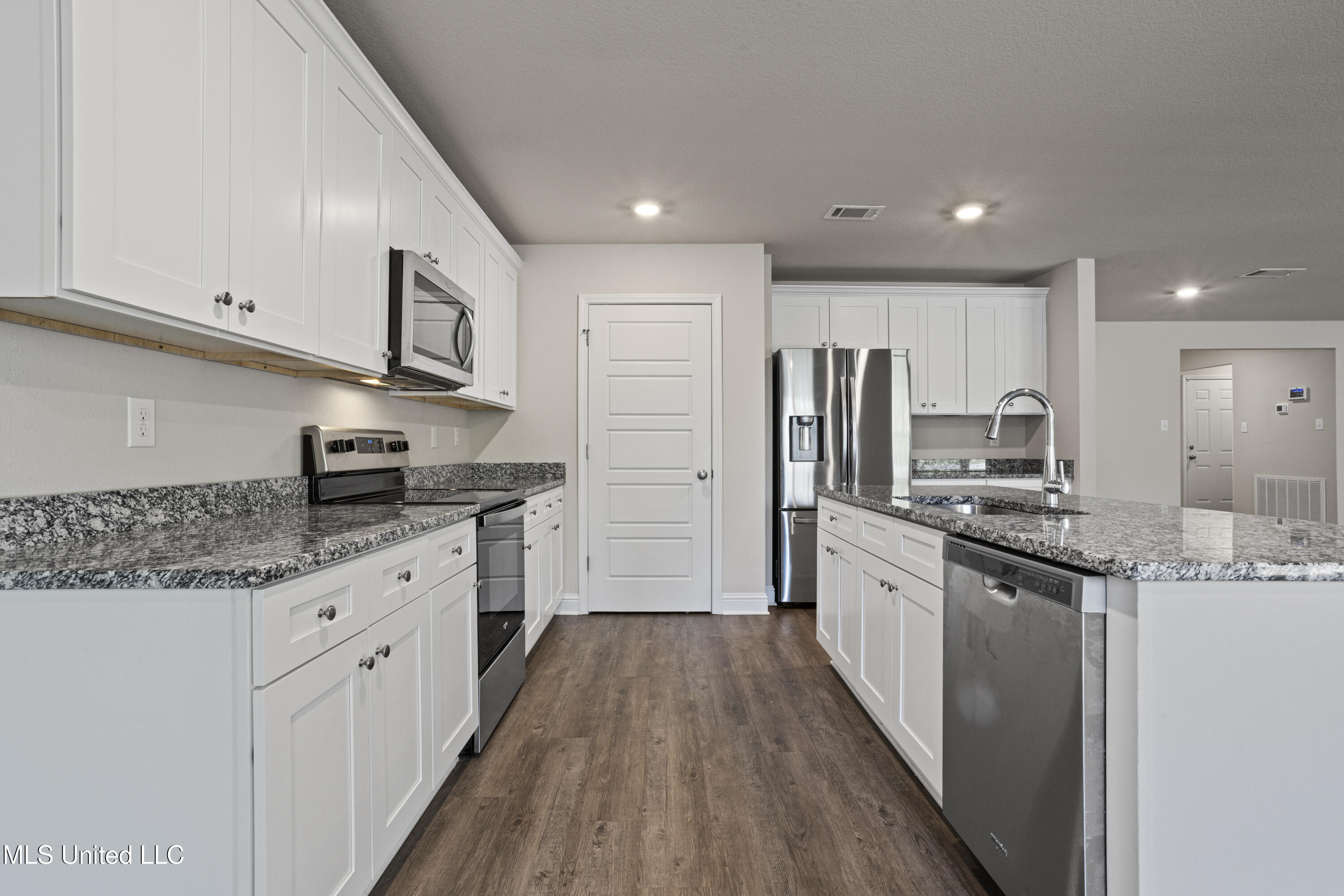 10260 Orchid Magnolia Drive Property Photo 14