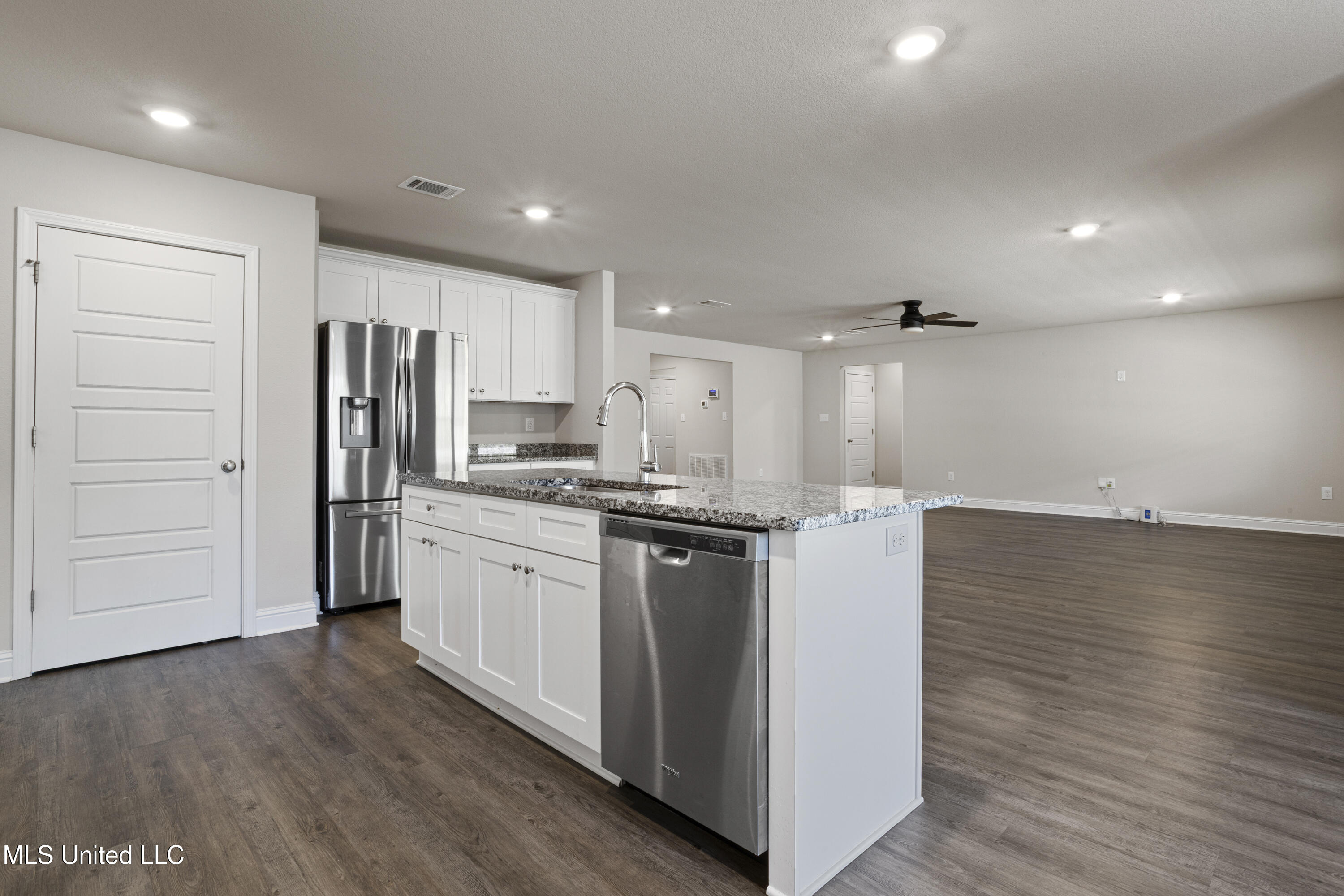 10260 Orchid Magnolia Drive Property Photo 15