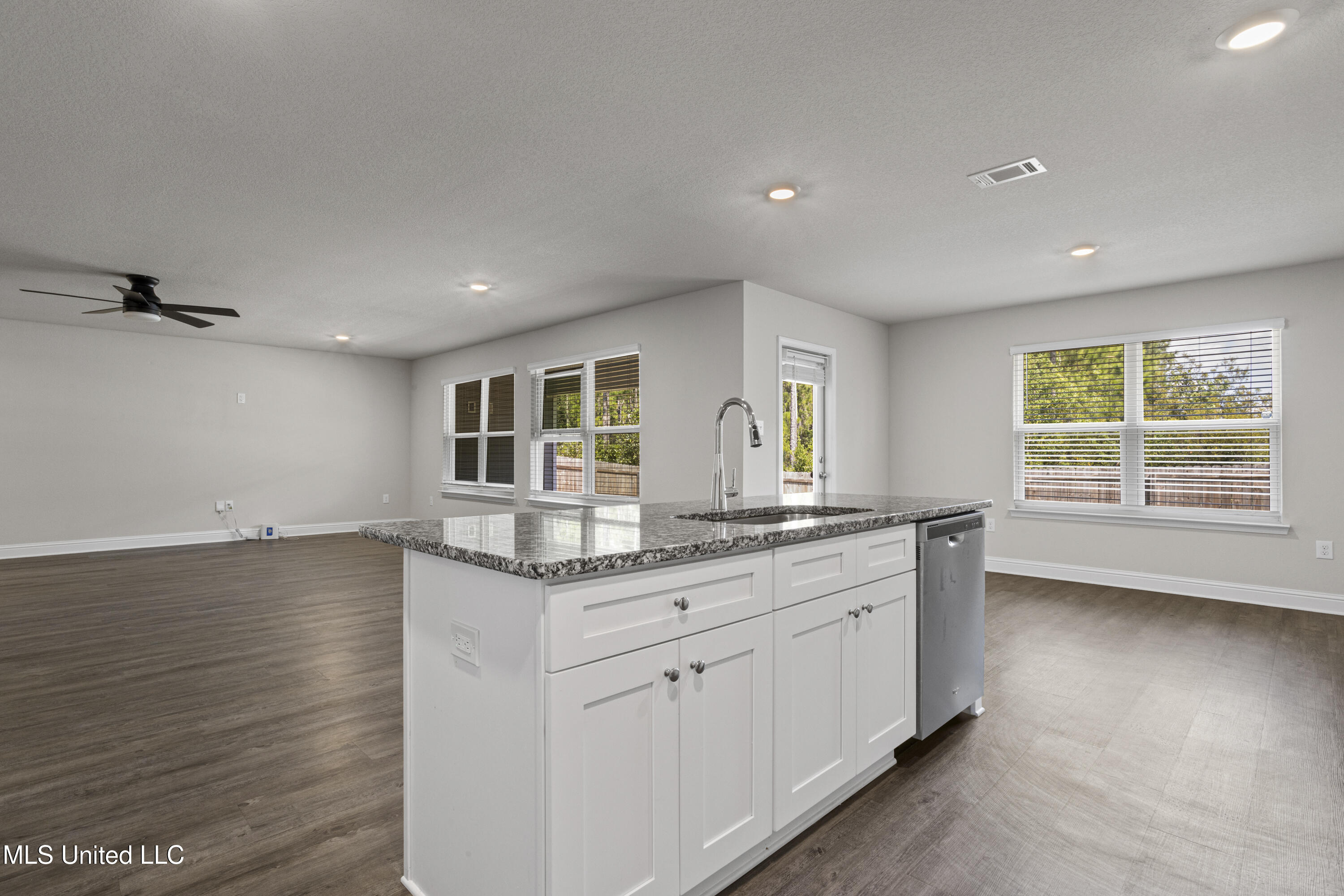 10260 Orchid Magnolia Drive Property Photo 16