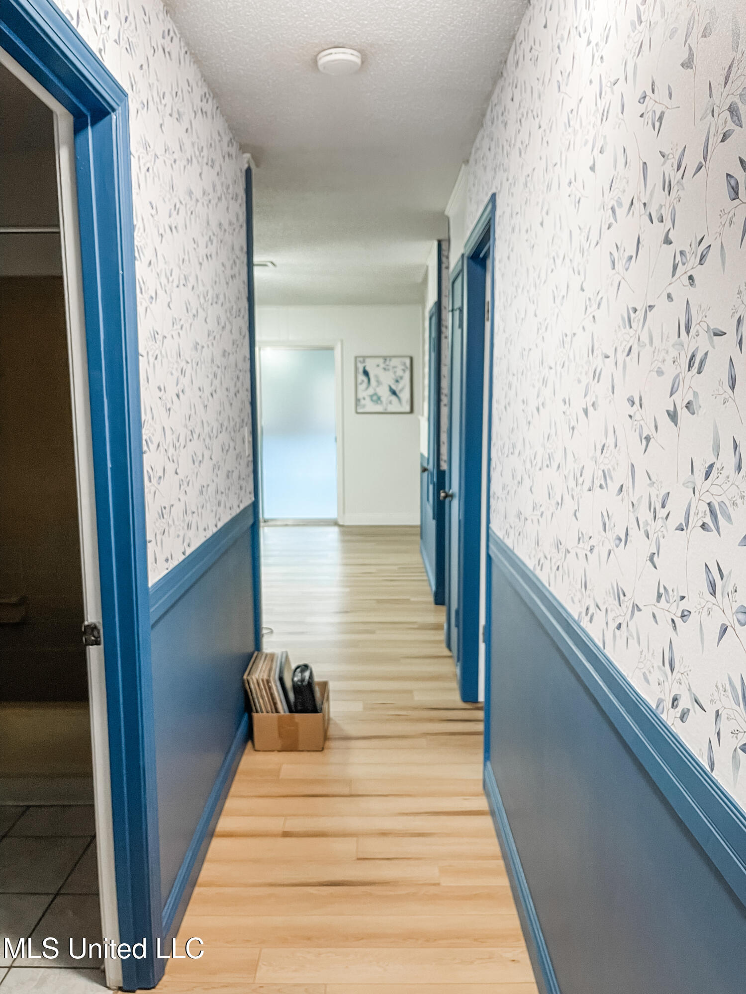 7400 Kentwood Drive Property Photo 6