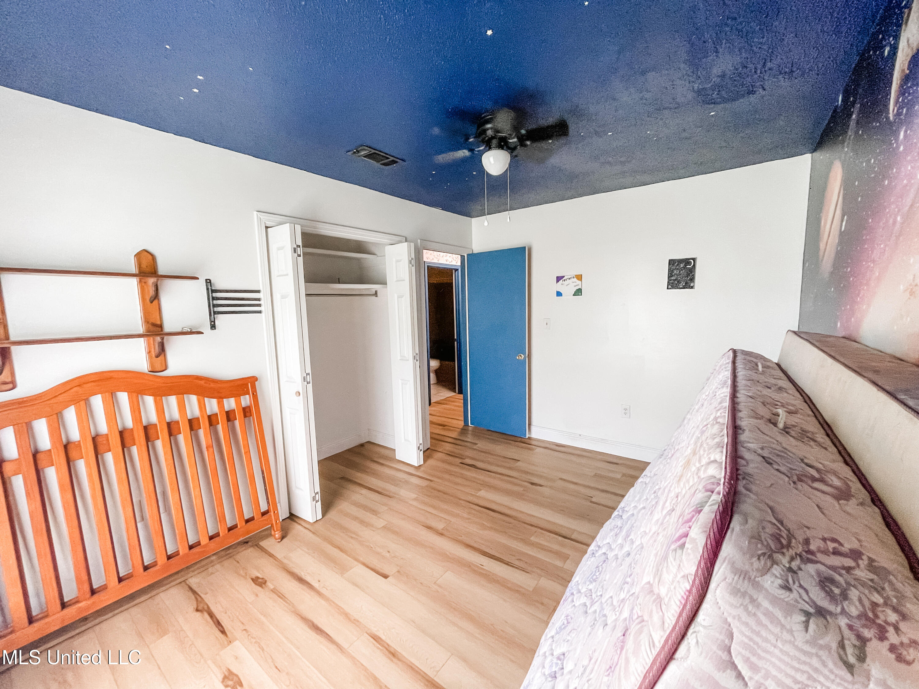 7400 Kentwood Drive Property Photo 11