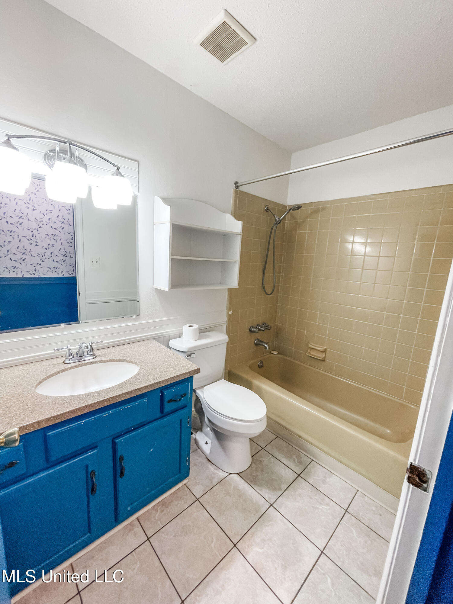 7400 Kentwood Drive Property Photo 17