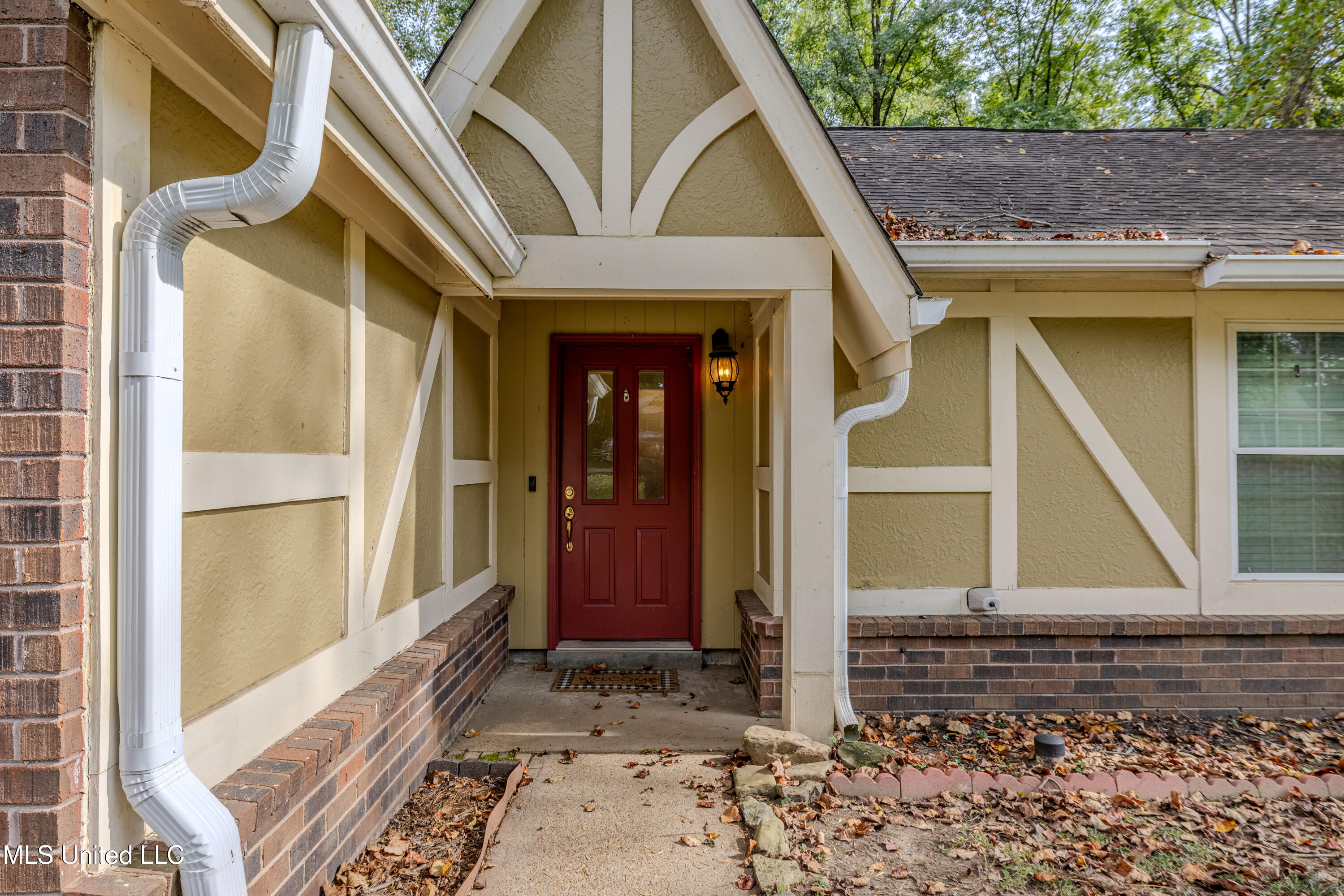 113 Brookside Drive Property Photo 2