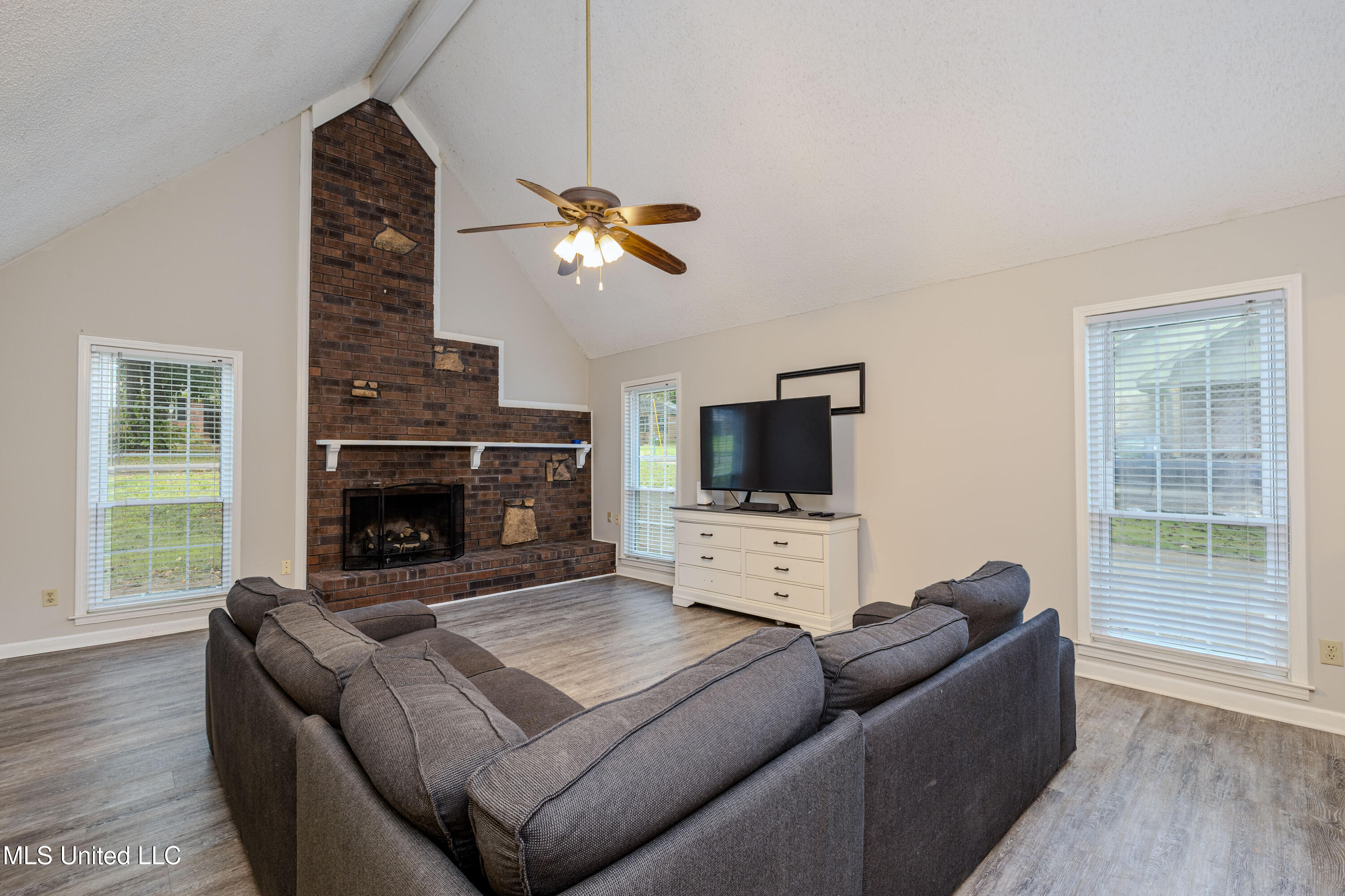 113 Brookside Drive Property Photo 3