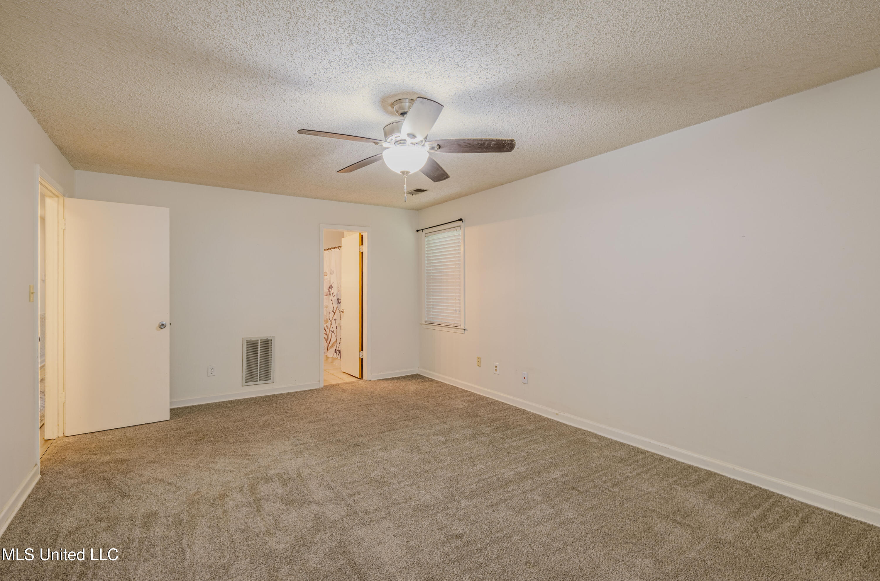 113 Brookside Drive Property Photo 10