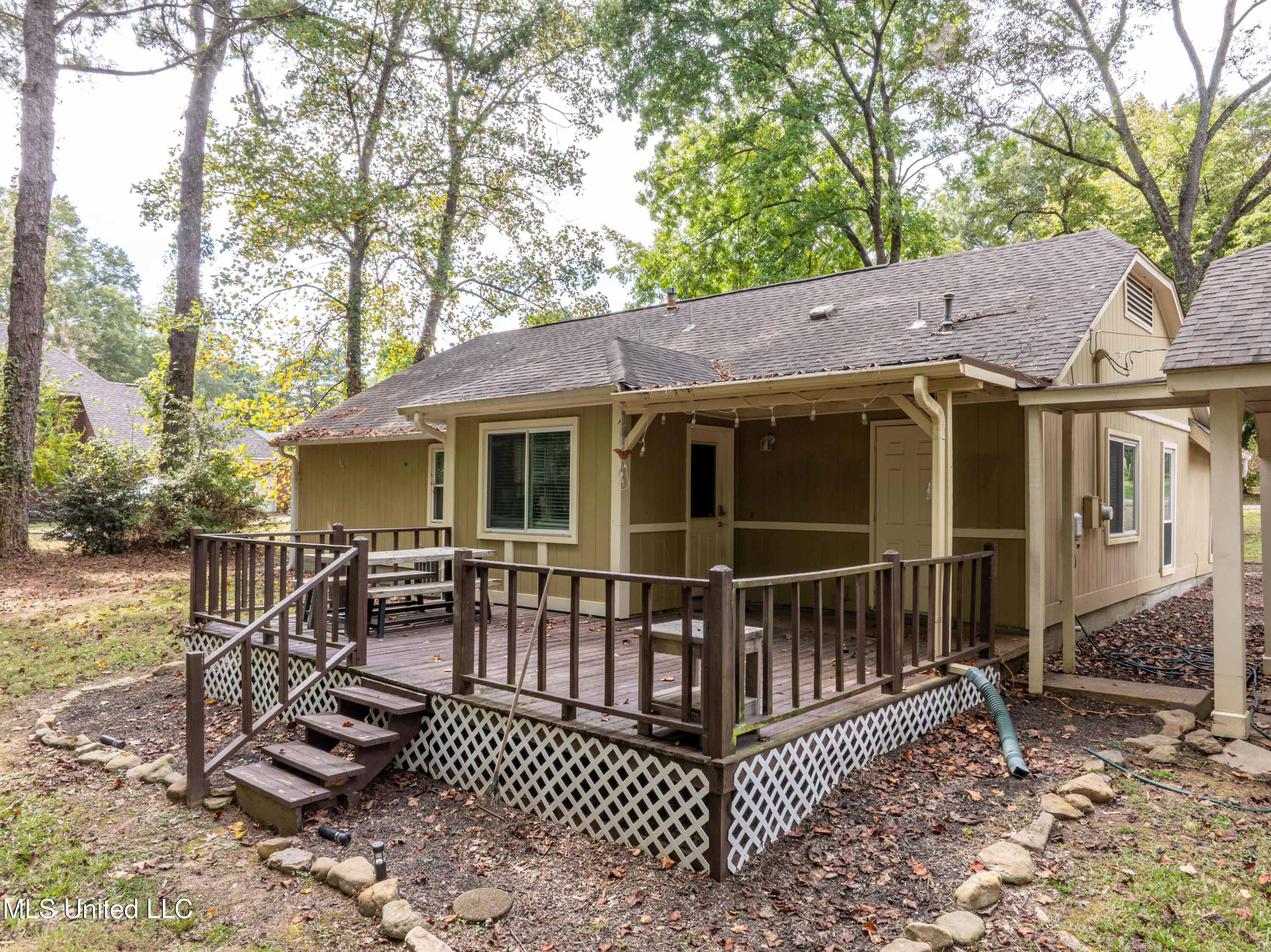 113 Brookside Drive Property Photo 15