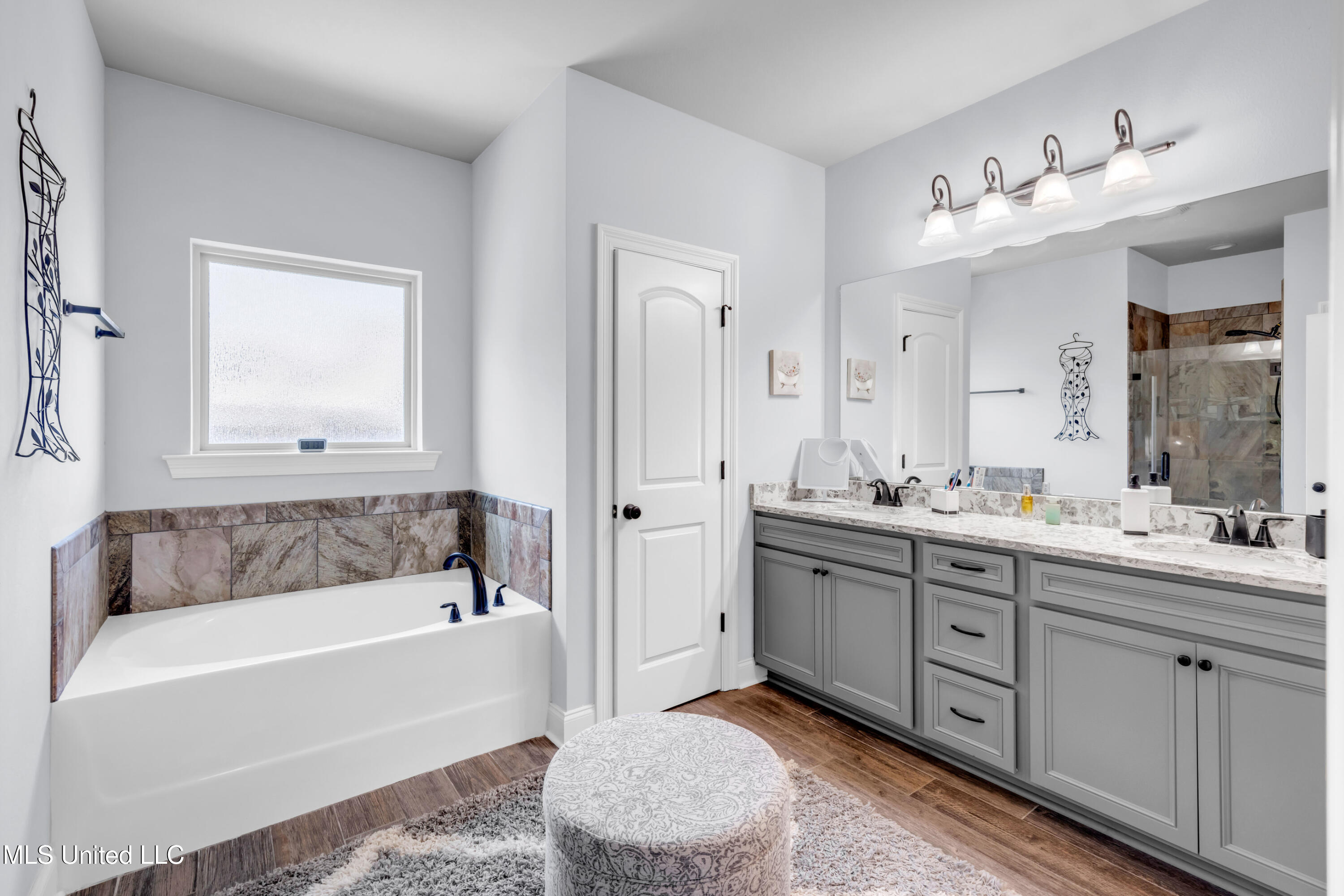 13247 Riverside Cove Property Photo 22