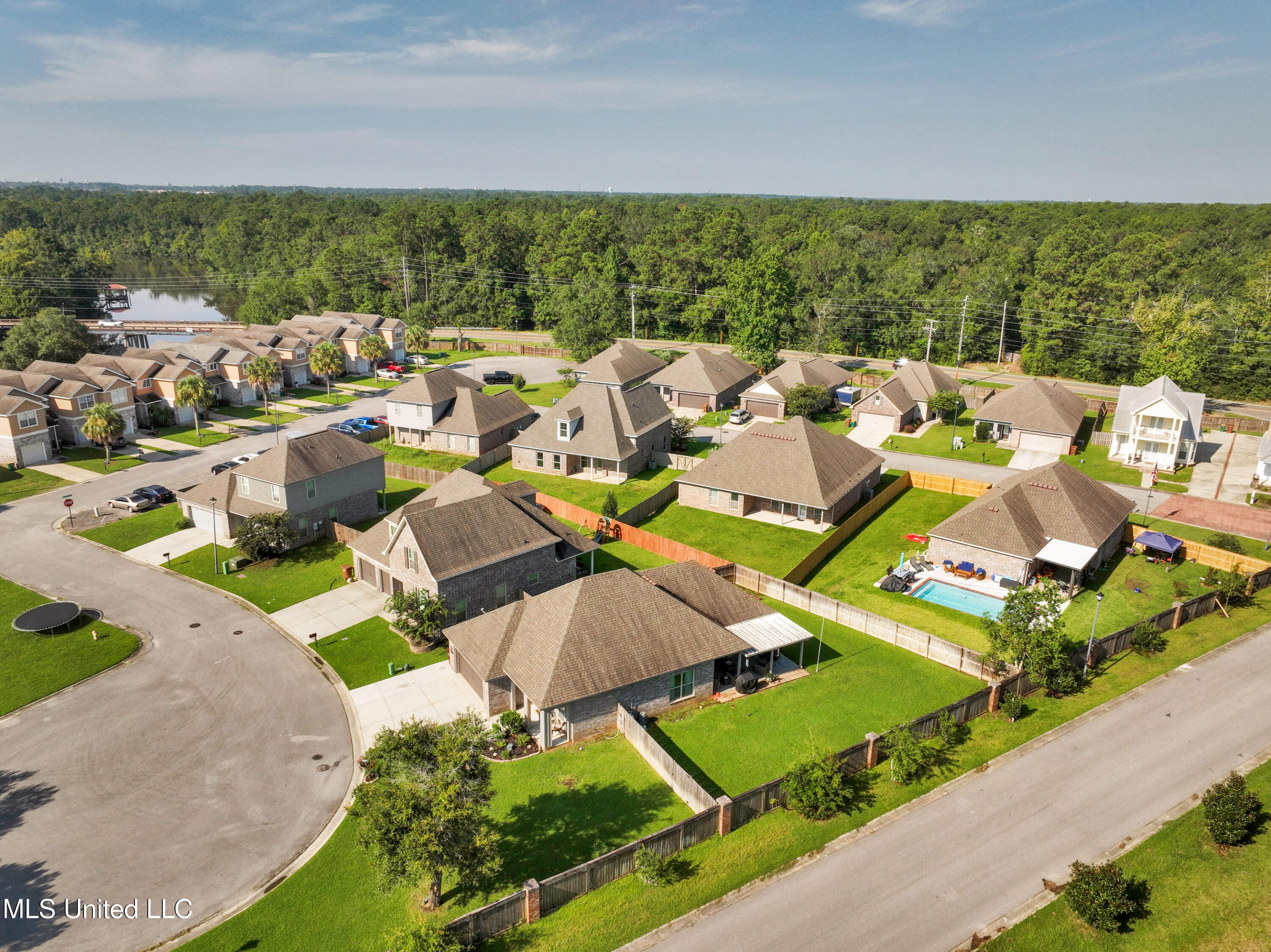 13247 Riverside Cove Property Photo 37